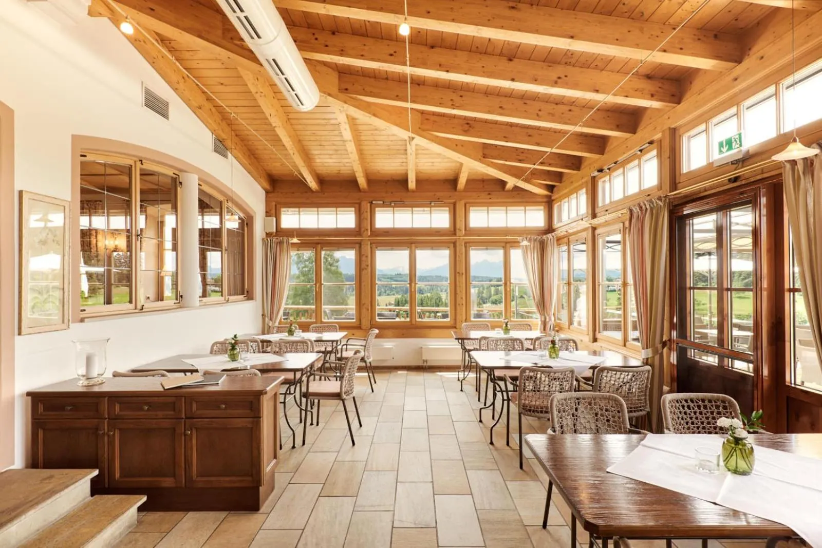 Hotel Auf der Gsteig GmbH