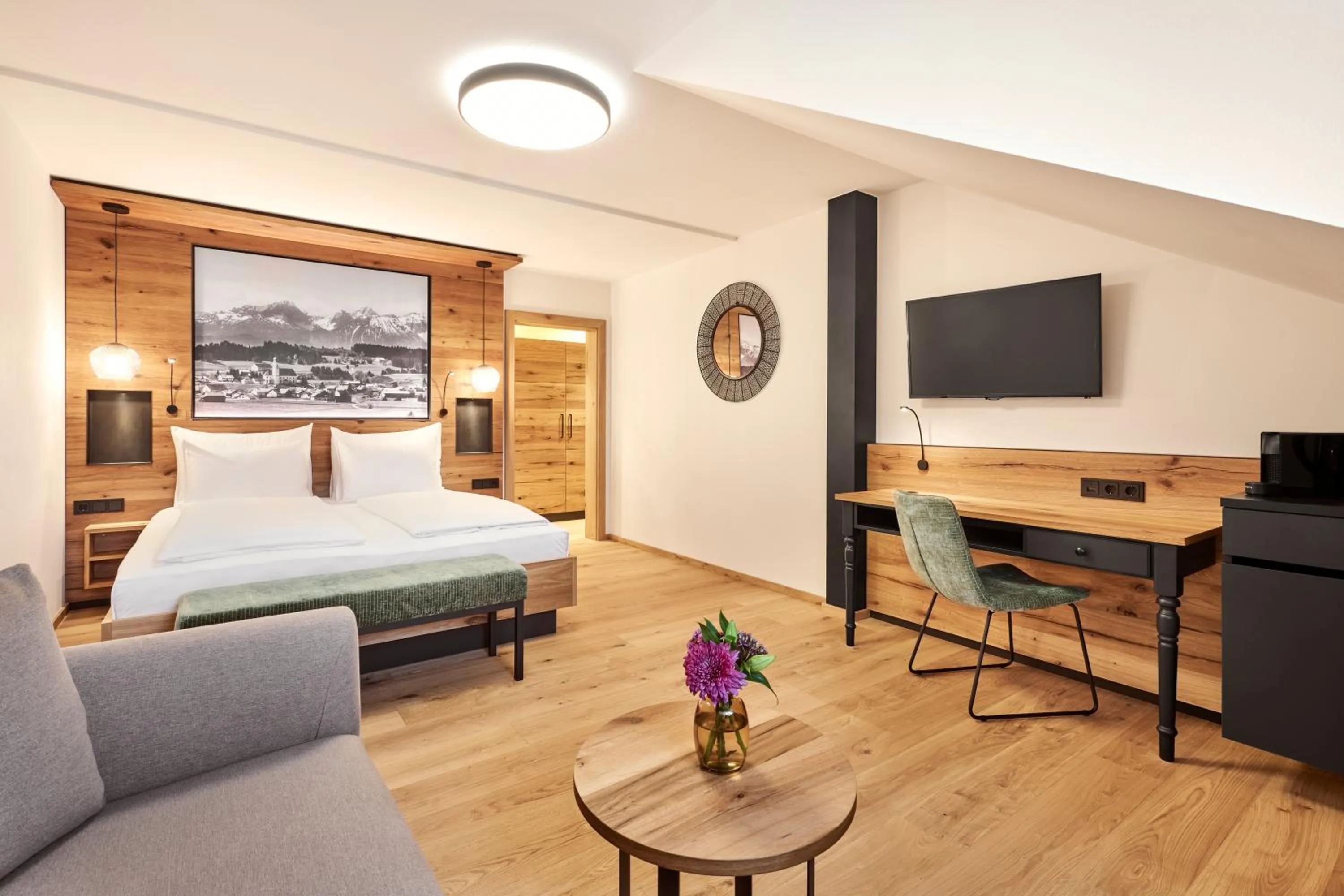 Bed in Hotel Auf der Gsteig GmbH