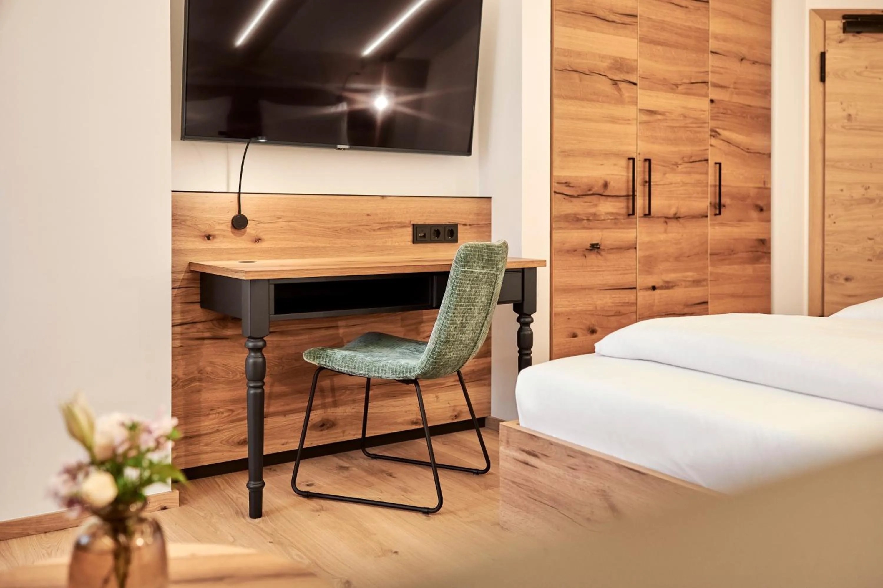 Bed in Hotel Auf der Gsteig GmbH