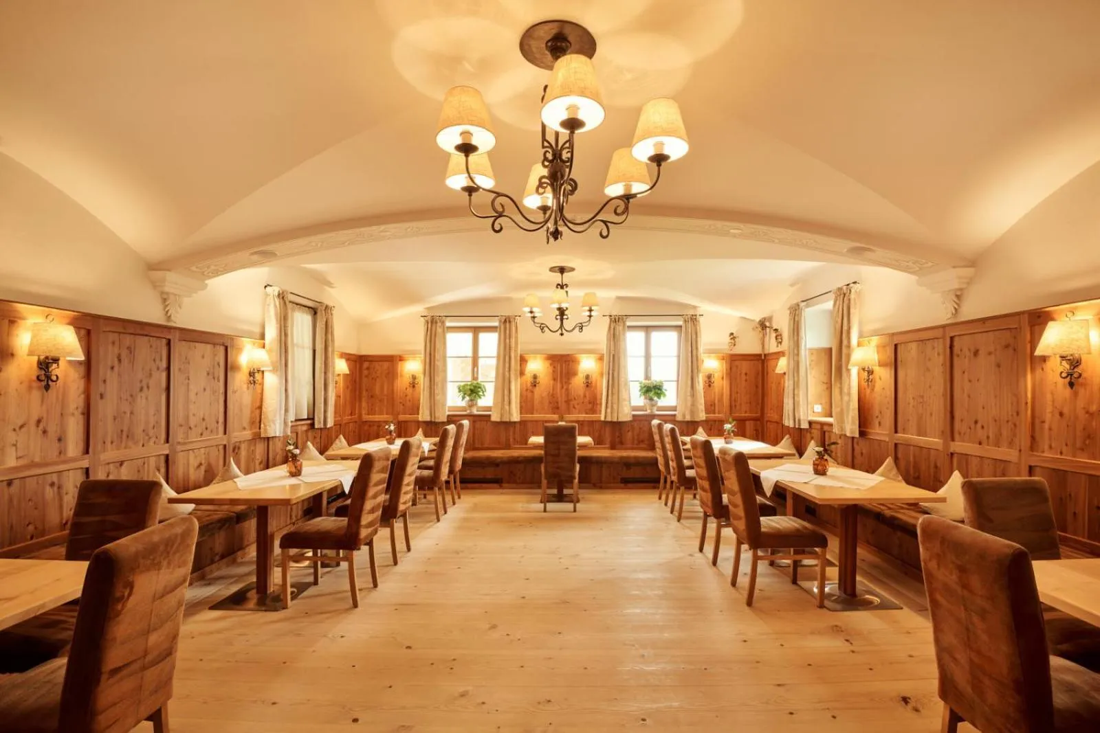 Hotel Auf der Gsteig GmbH