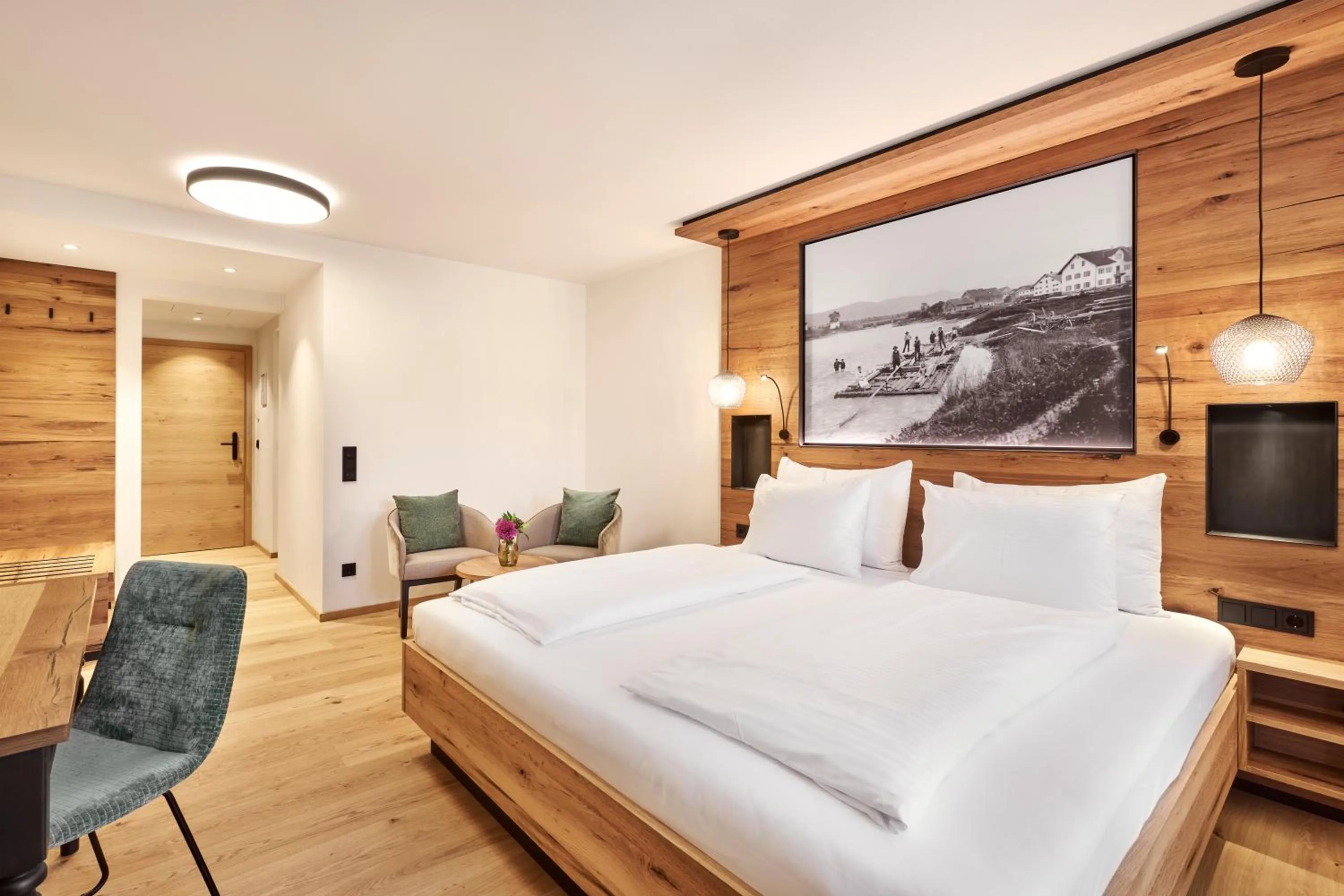 Bed in Hotel Auf der Gsteig GmbH