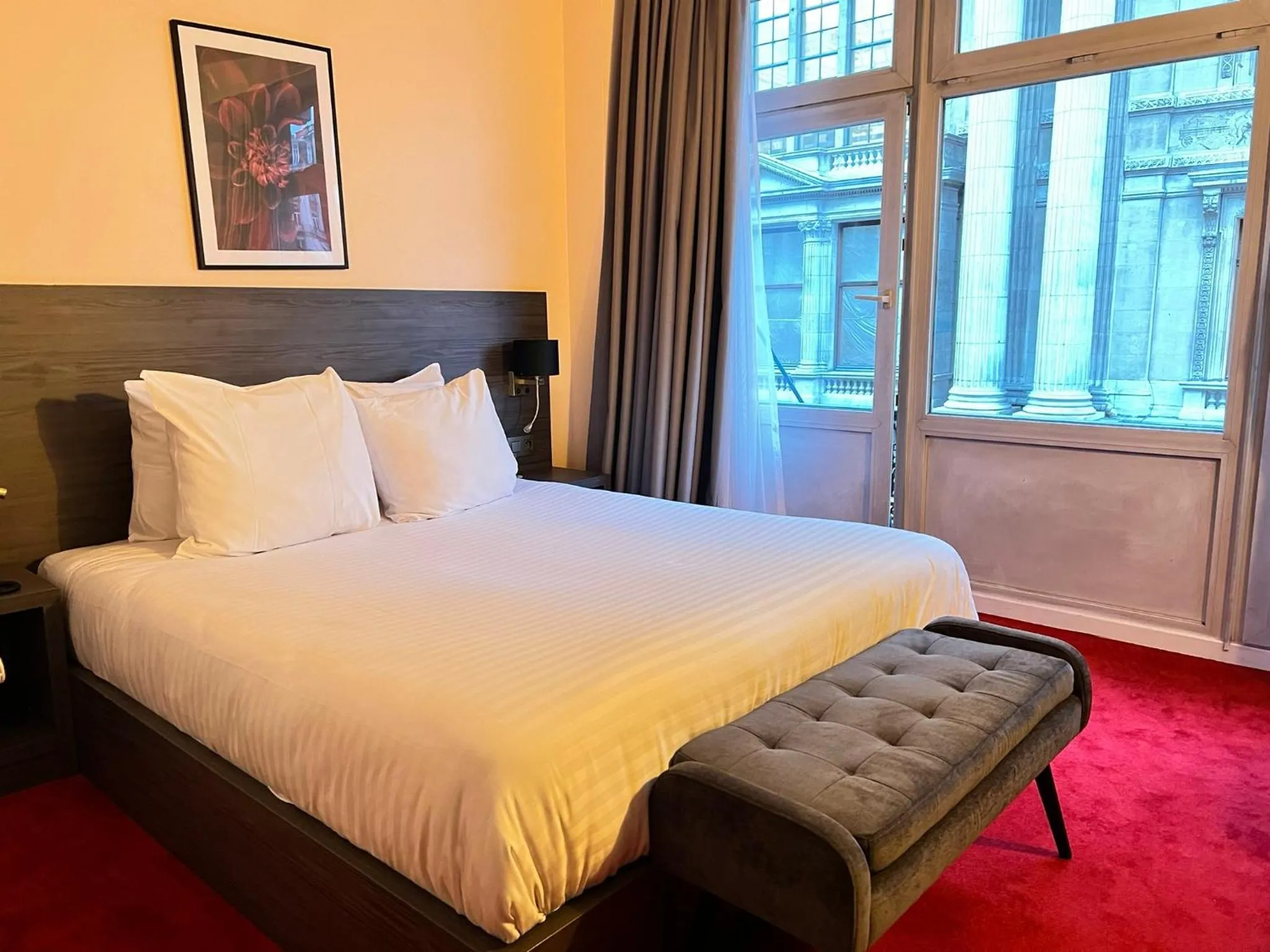 Bed in La Bourse Hotel