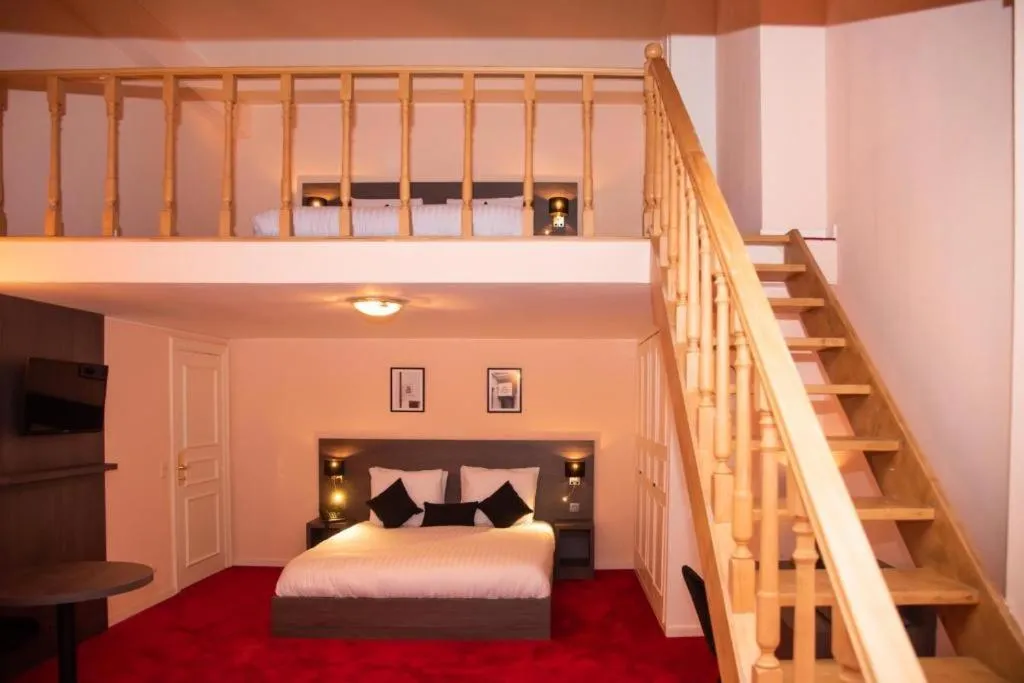 Photo of the whole room, Bed in La Bourse Hotel