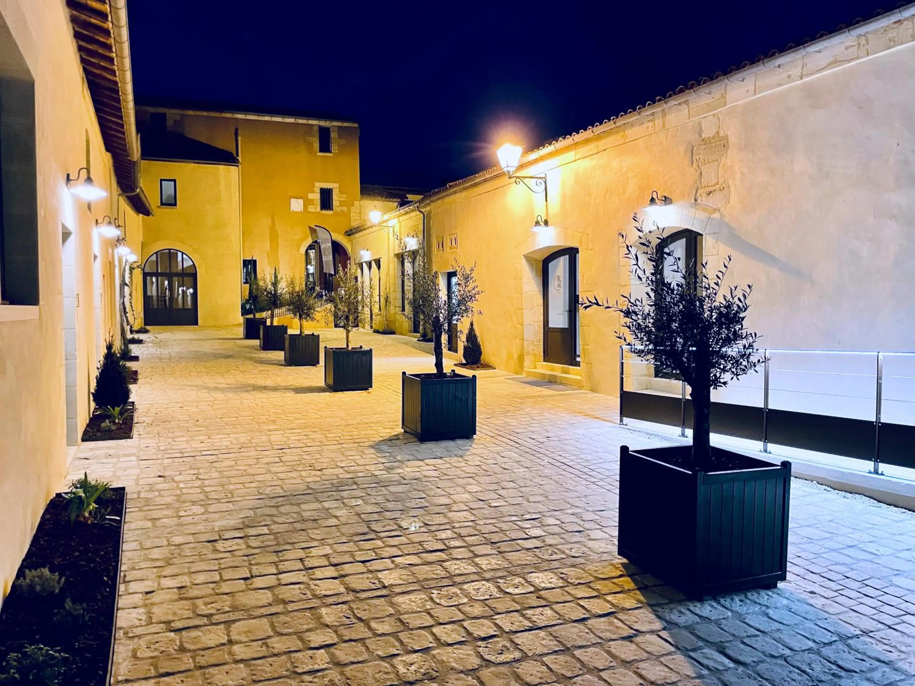 Property building in AUX DUCS DE SIENNE