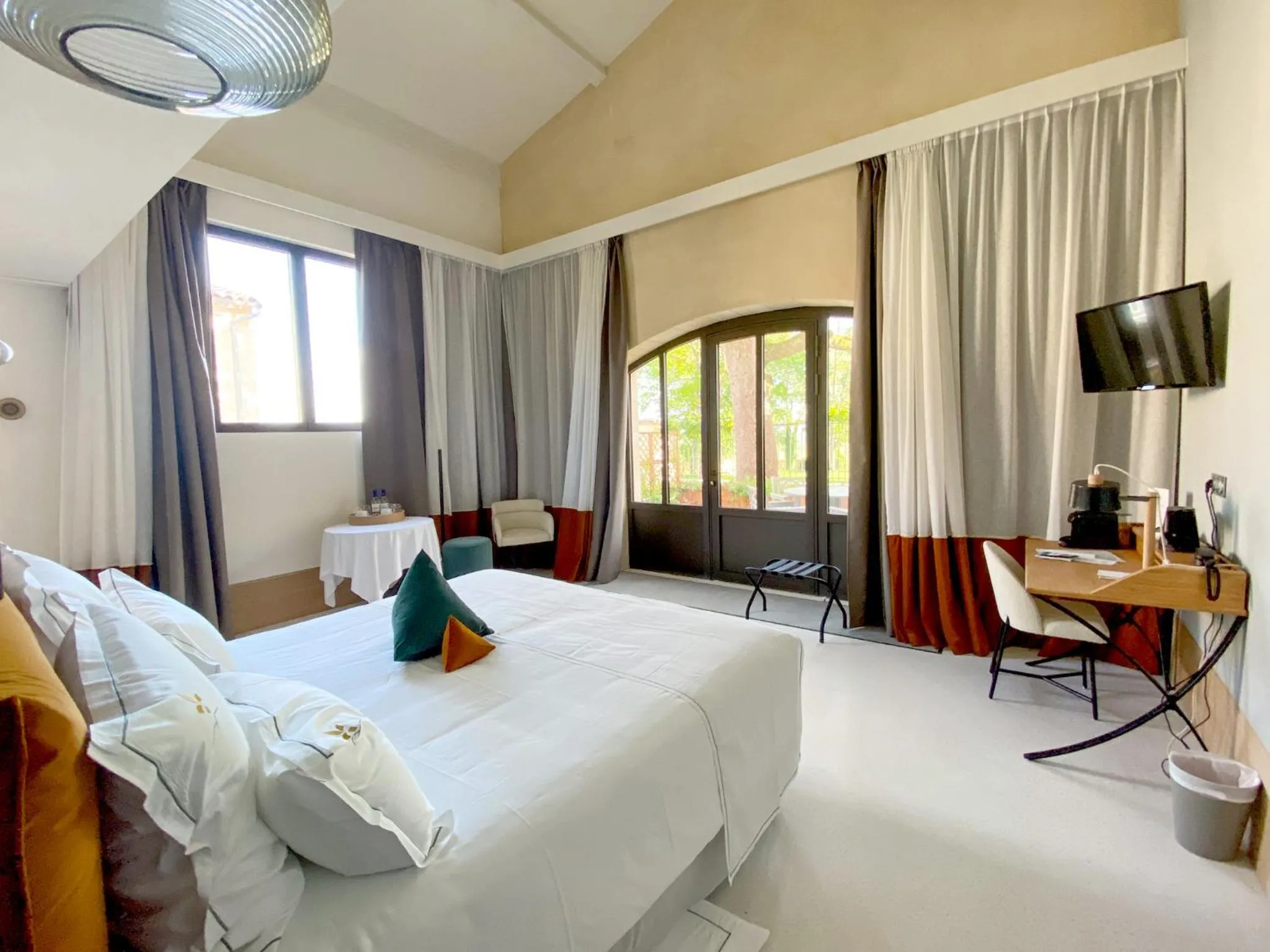 Bed in AUX DUCS DE SIENNE