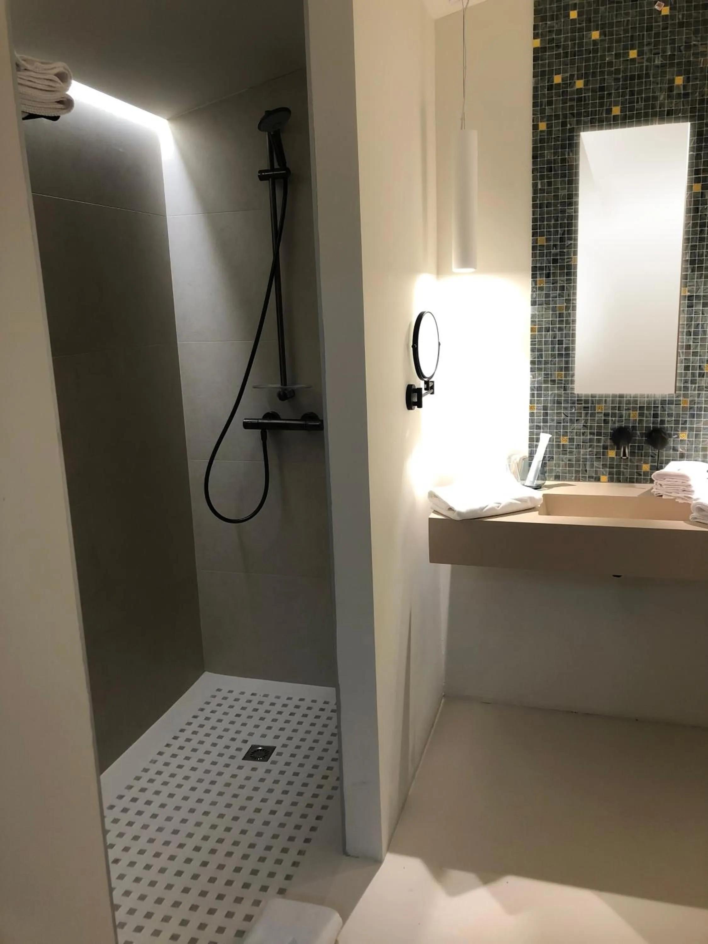 Bathroom in AUX DUCS DE SIENNE