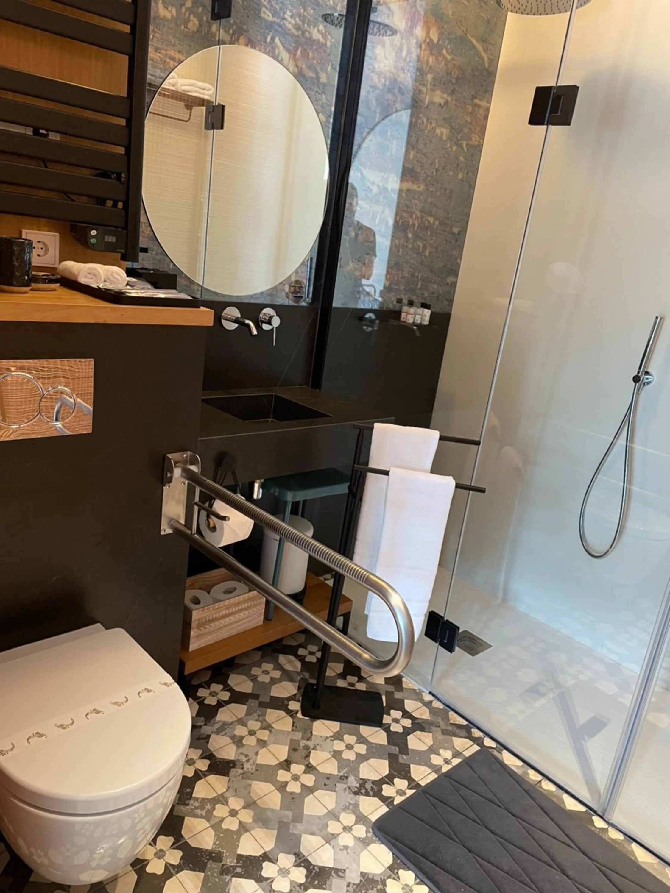 Bathroom in Hotel Portmany