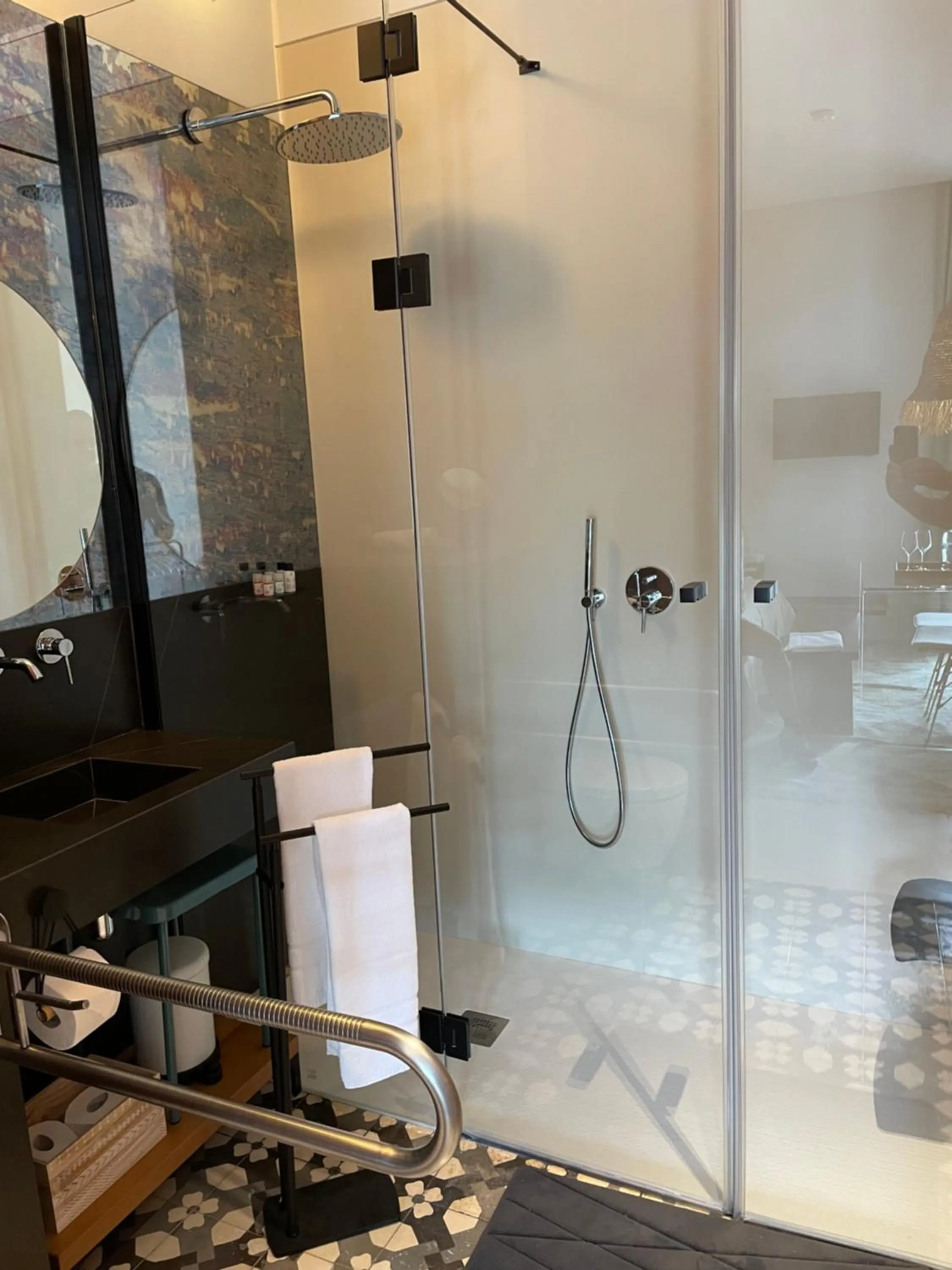 Bathroom in Hotel Portmany