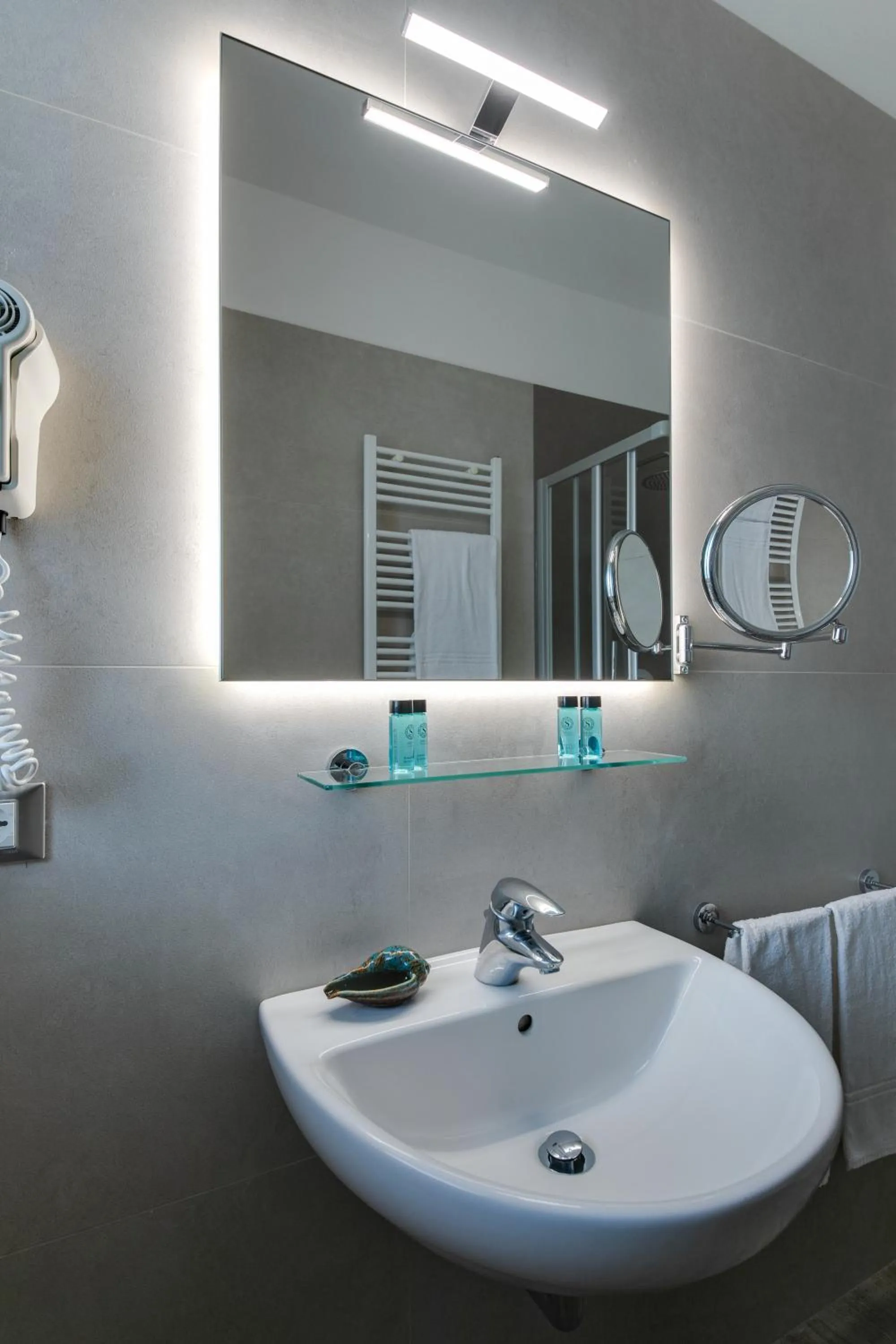 Bathroom in Elegance Suite Apartments - Siroli Collection