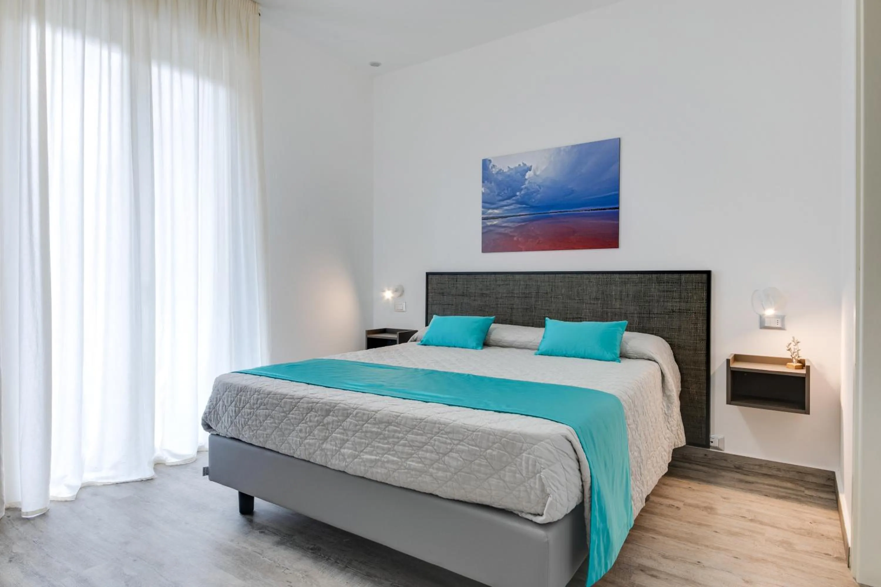 Bedroom, Bed in Elegance Suite Apartments - Siroli Collection