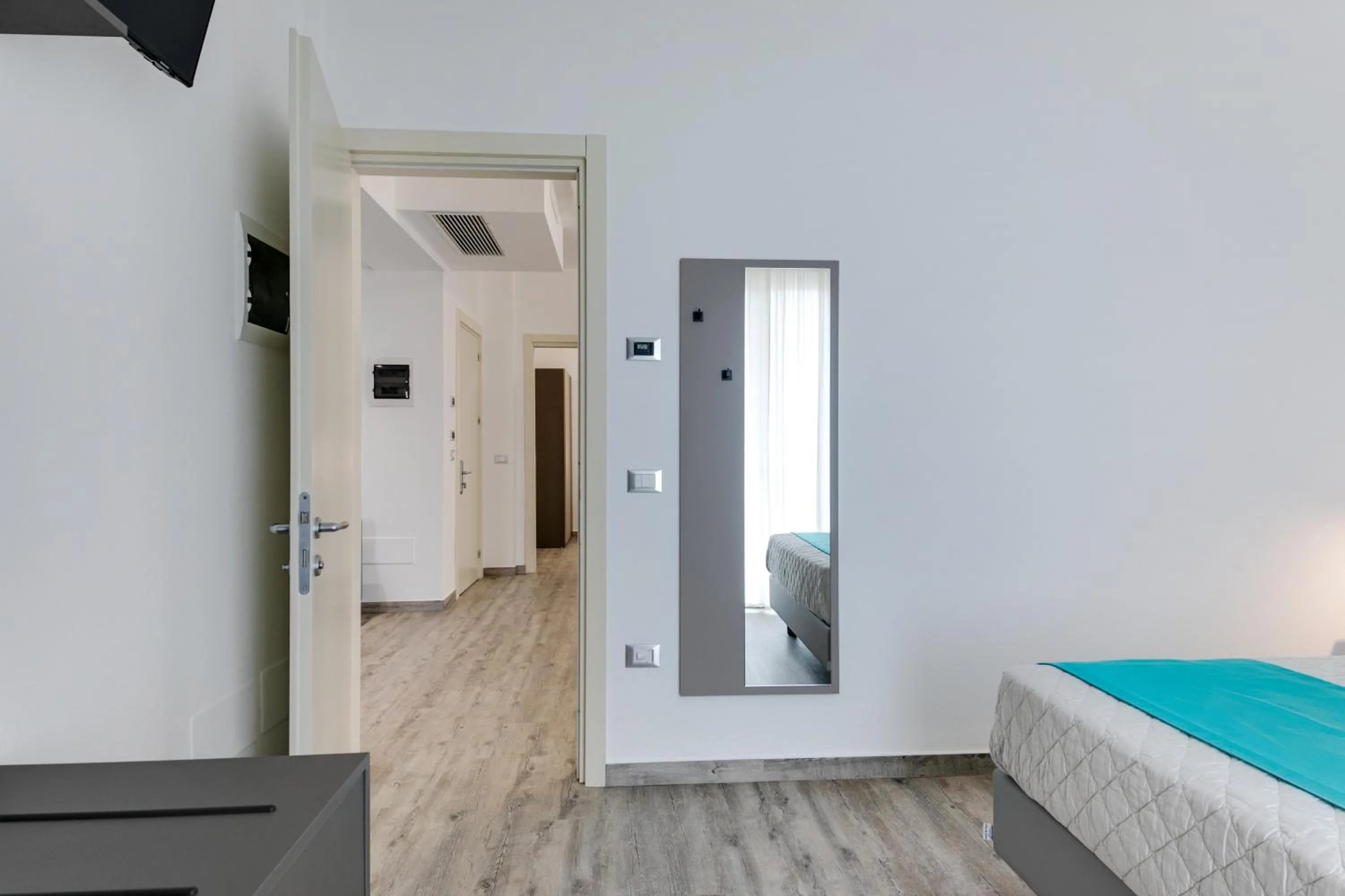 Bedroom, Bed in Elegance Suite Apartments - Siroli Collection