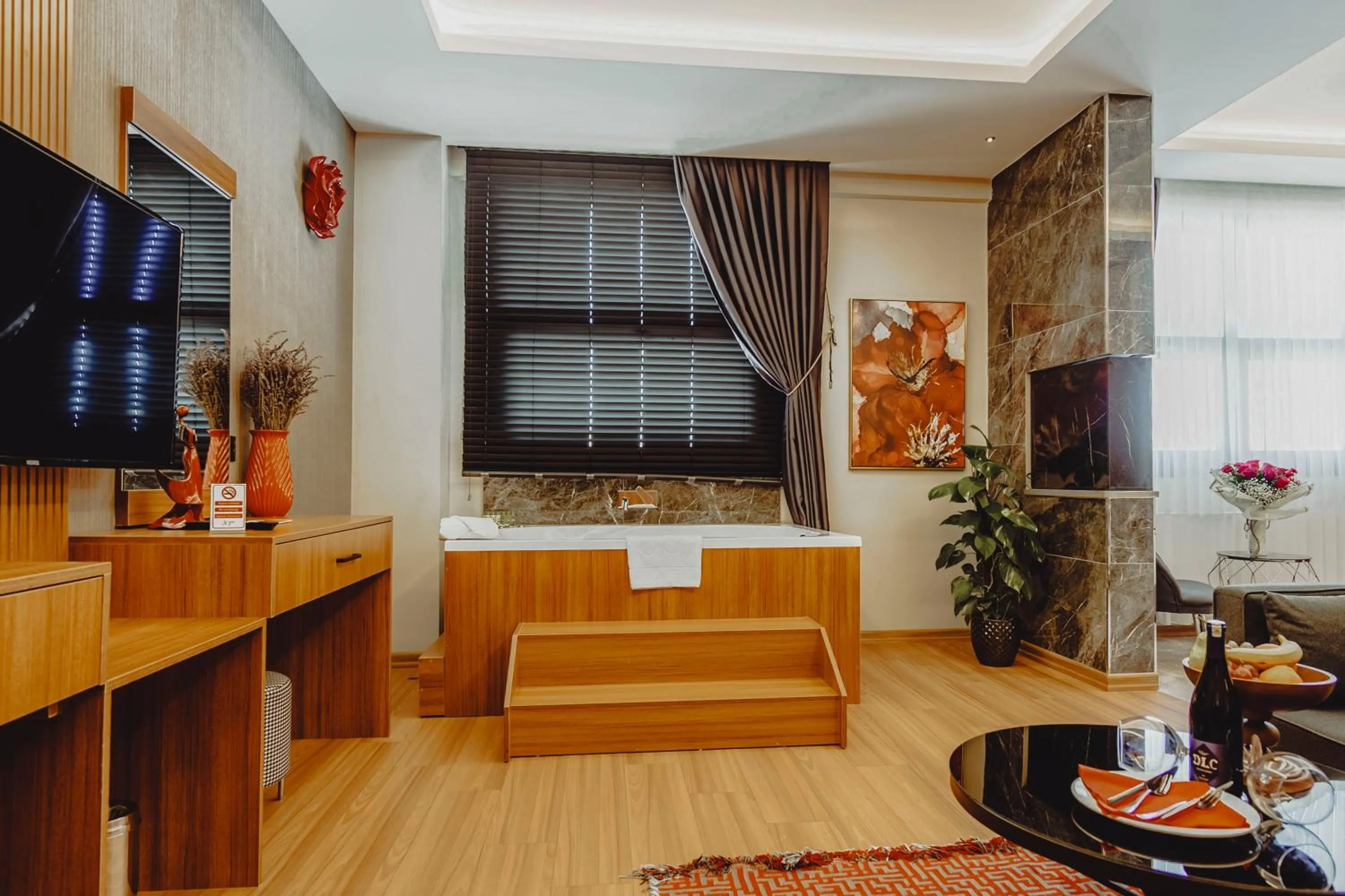 Hot Tub in Library Hotel Erciyes