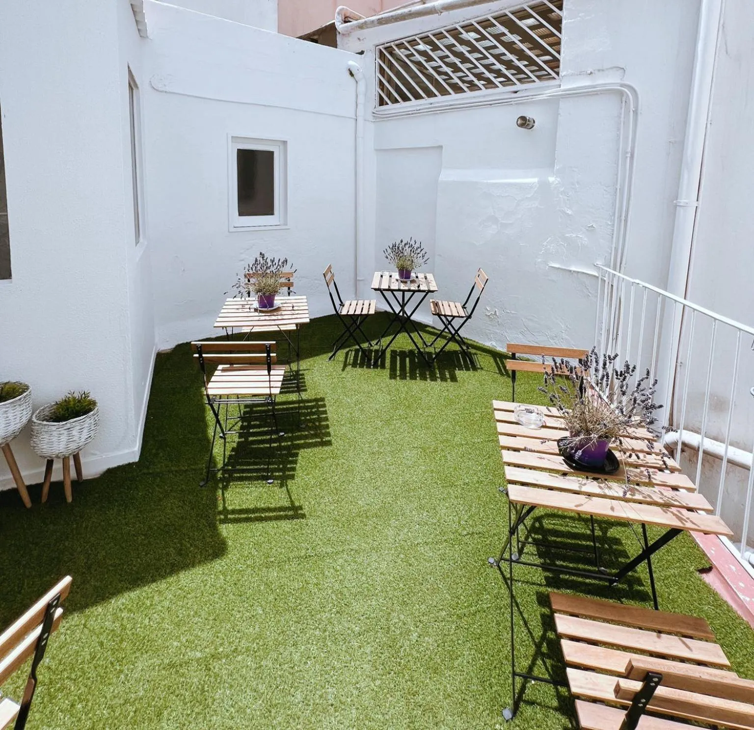 Inner courtyard view in DEAS B&B