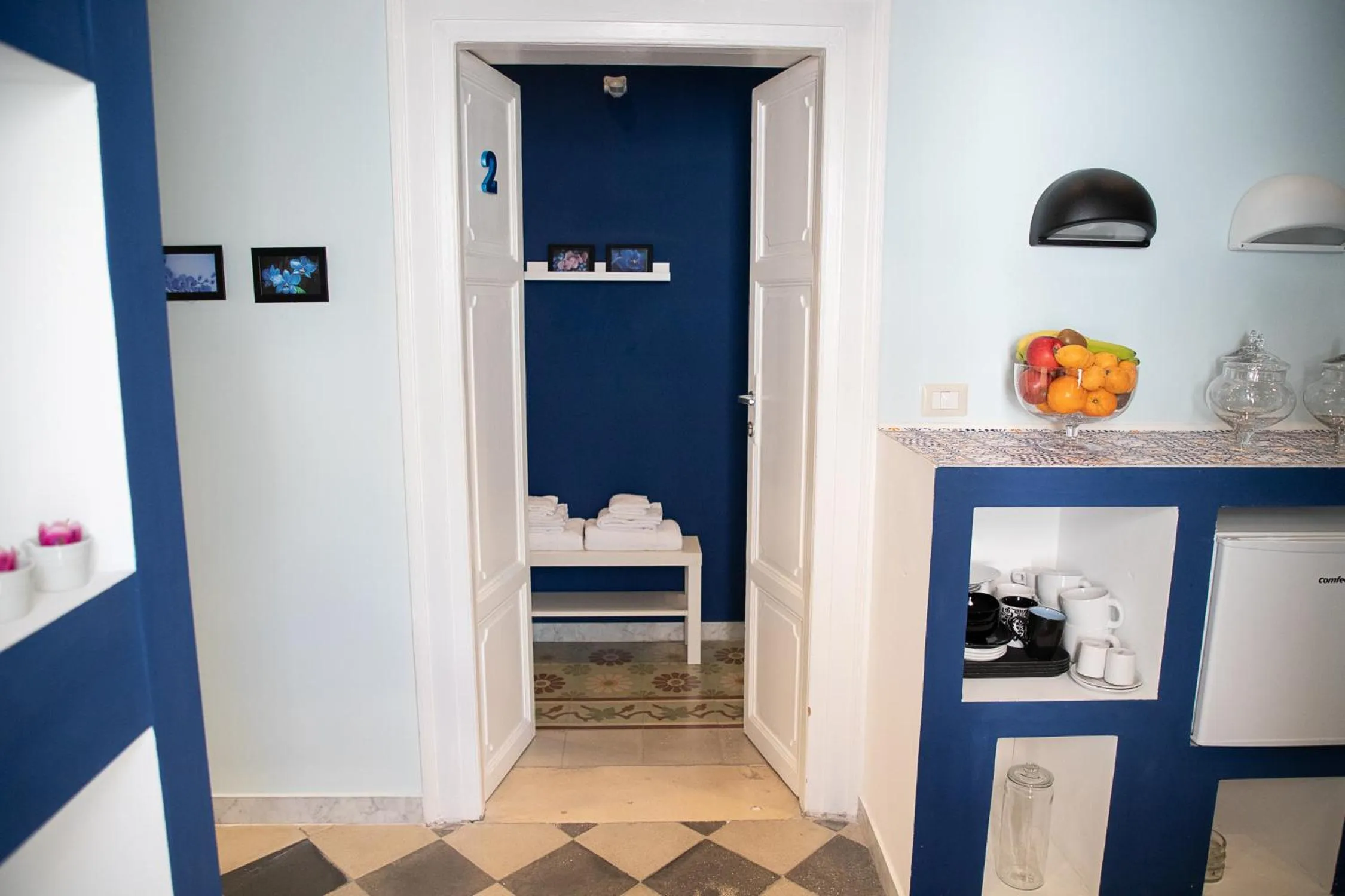 Photo of the whole room in DEAS B&B