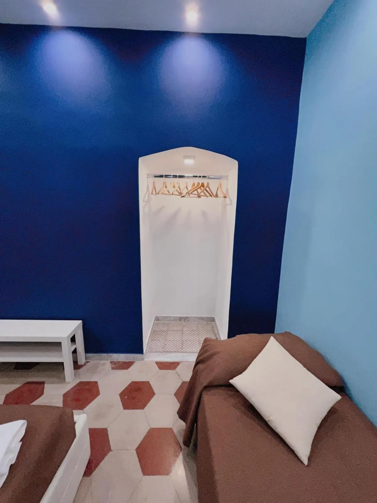 Photo of the whole room, Bed in DEAS B&B