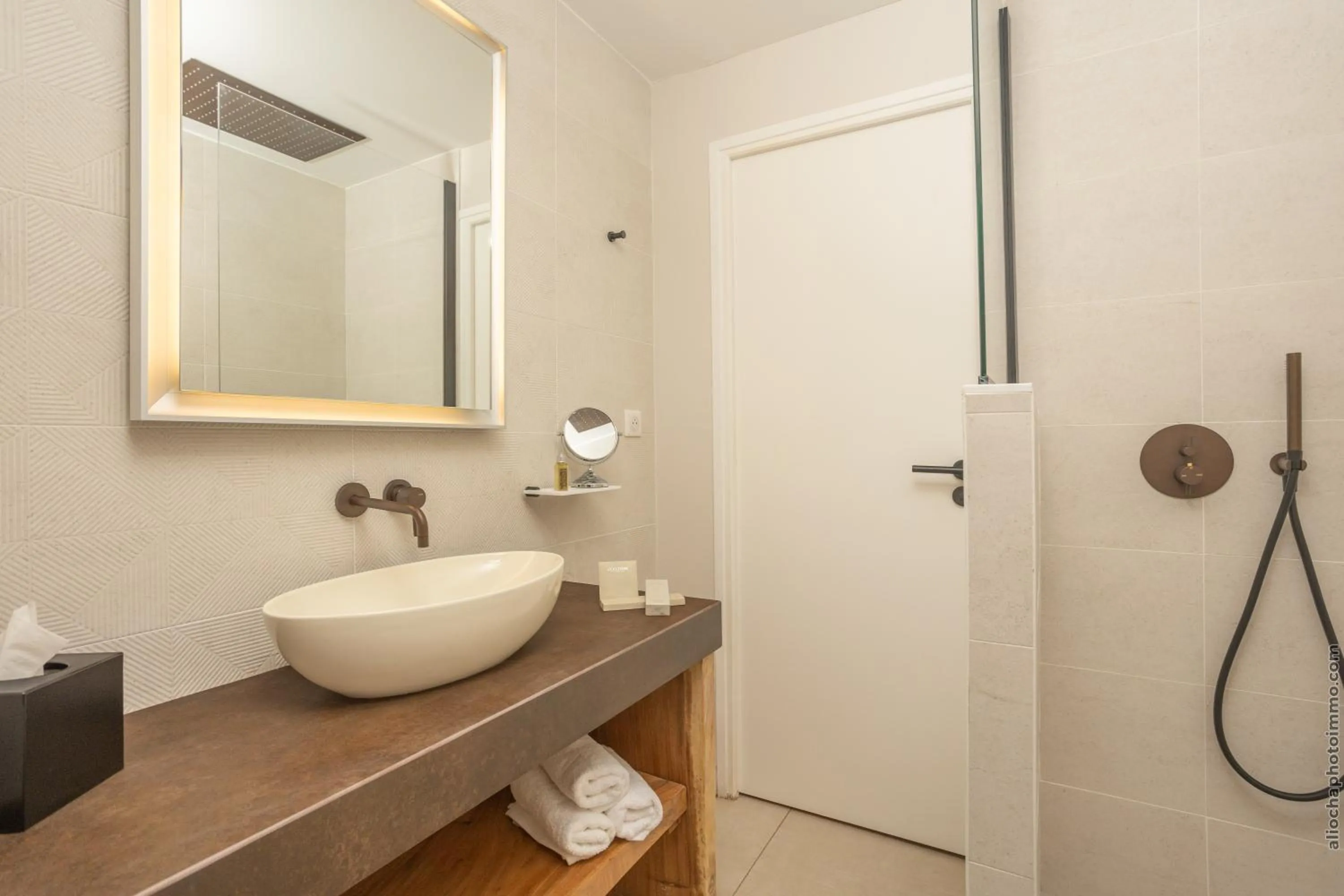 Bathroom in La Suite Villa