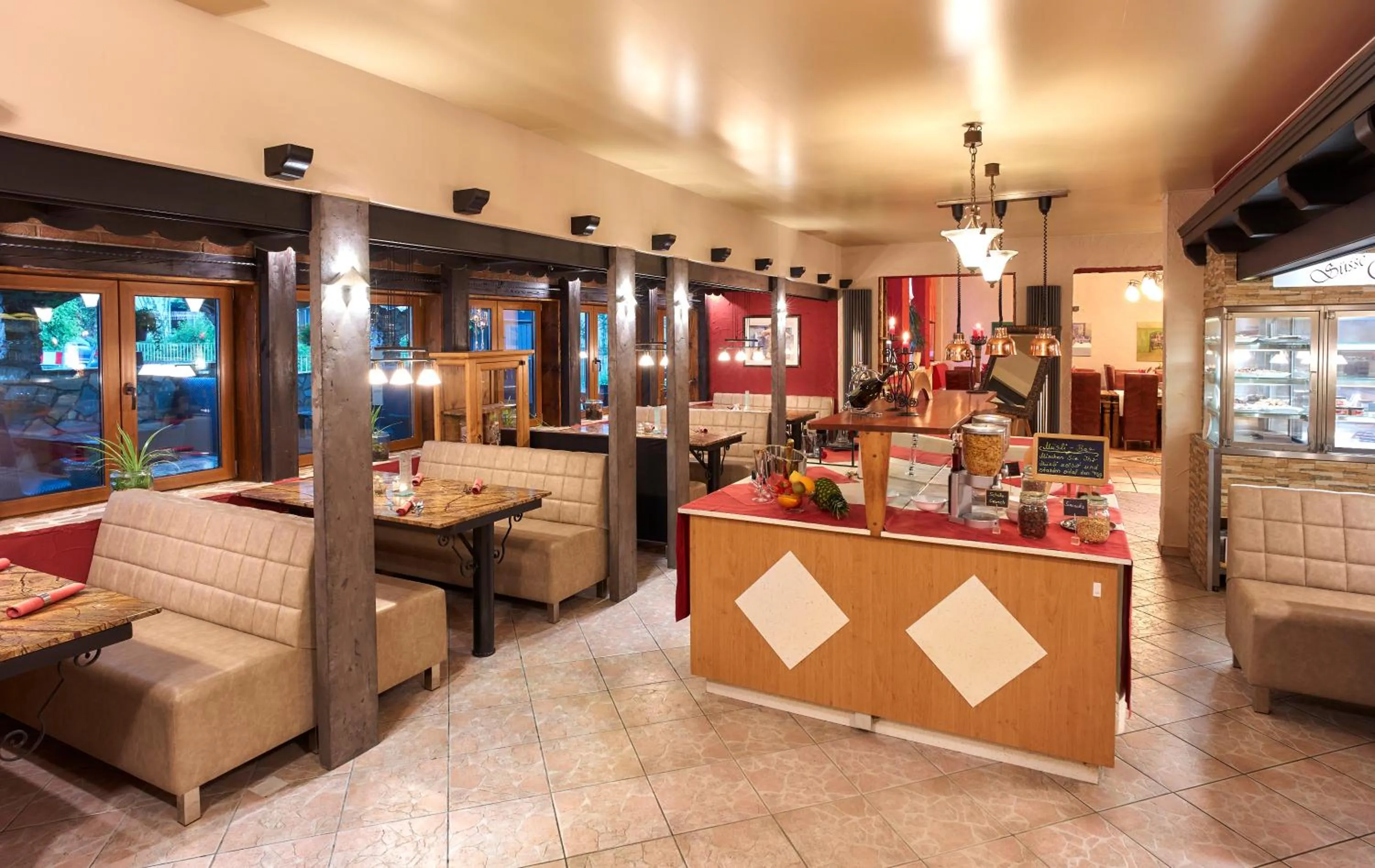 Restaurant/places to eat in Hotel Naheschlößchen