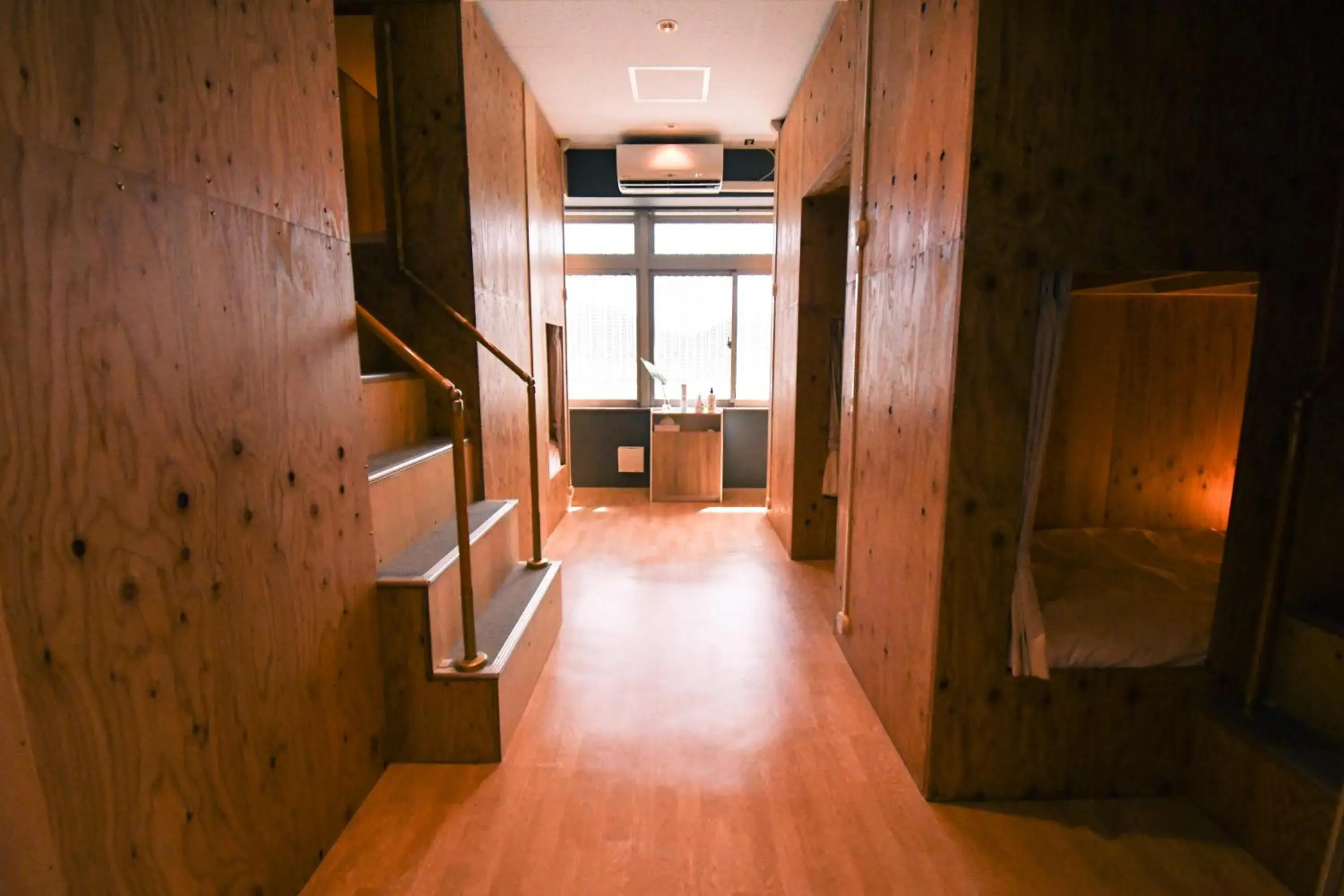 Single Bed in 10-Bed Dormitory Room in GATEWAY MAIZURU Single Bed in 10-Bed Dormitory Room in GATEWAY MAIZURU