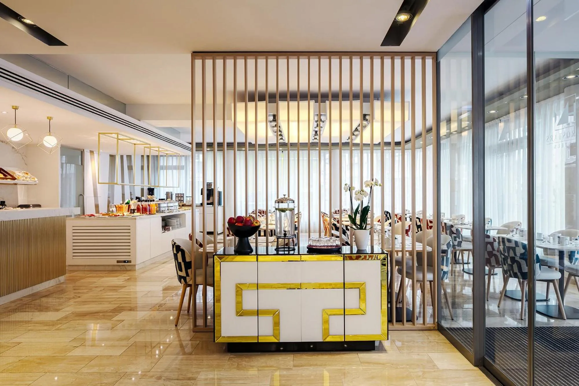 Lounge or bar in Eurostars Embassy