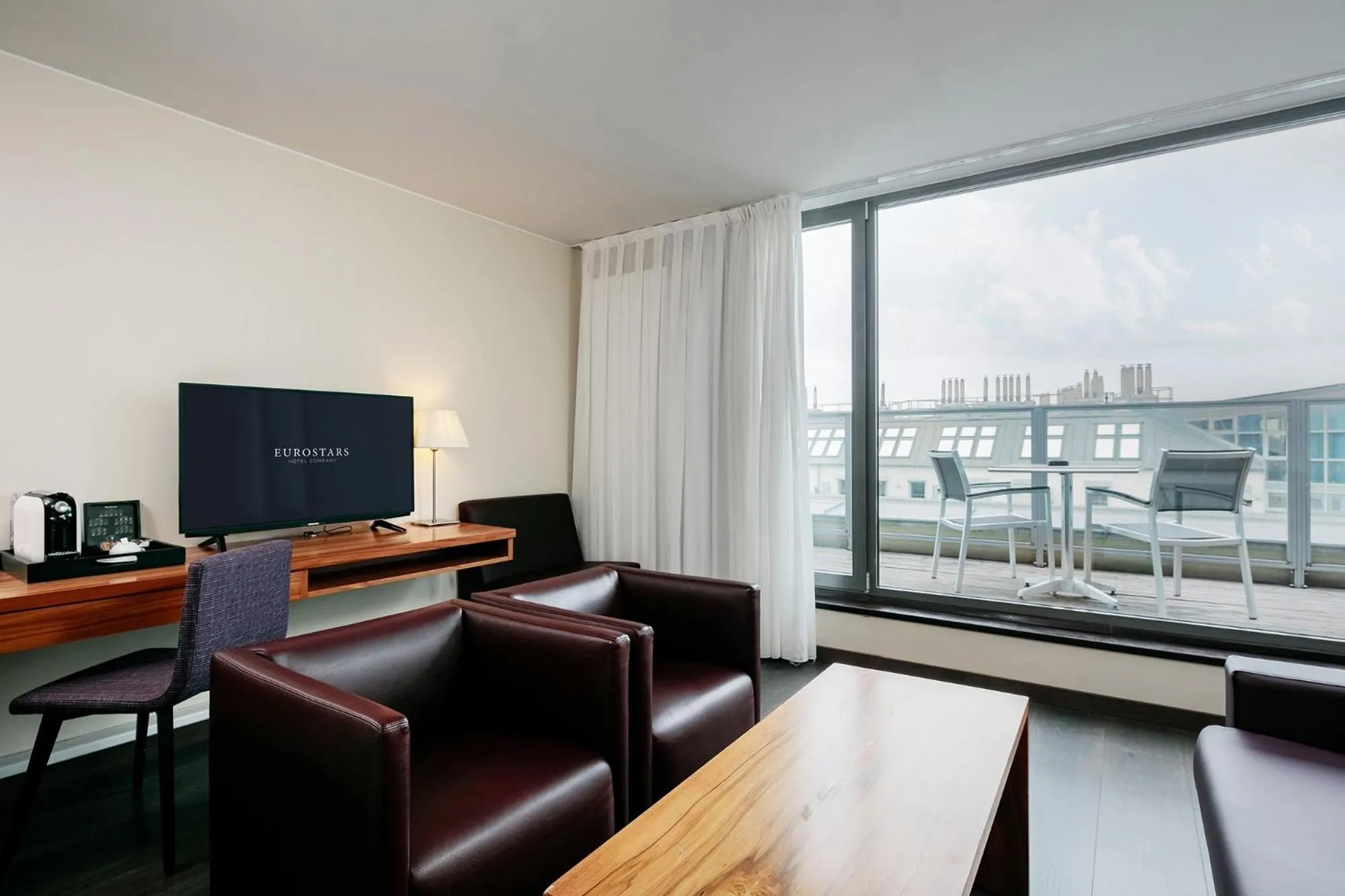 Seating area in Eurostars Embassy