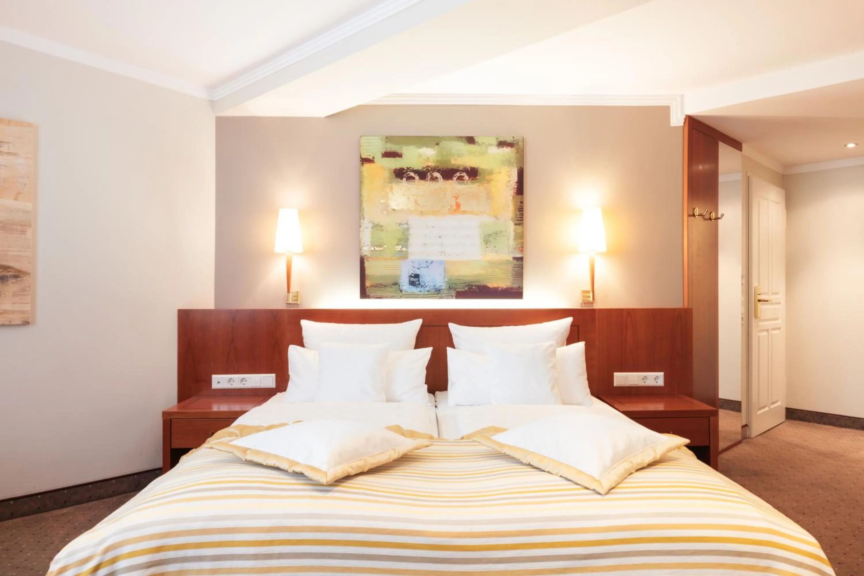 Photo of the whole room, Bed in Hotel Lindauer Hof