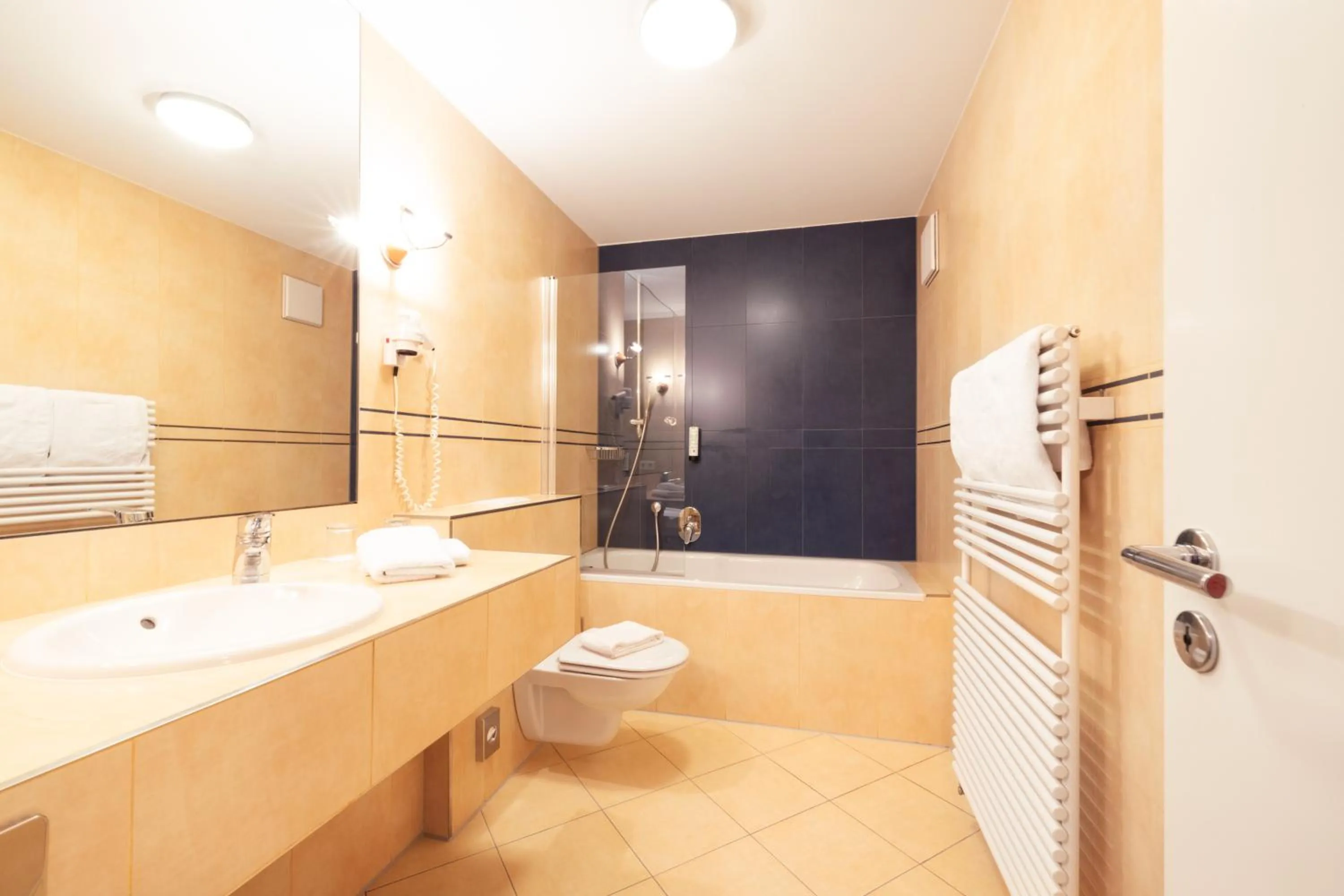 Bathroom in Hotel Lindauer Hof