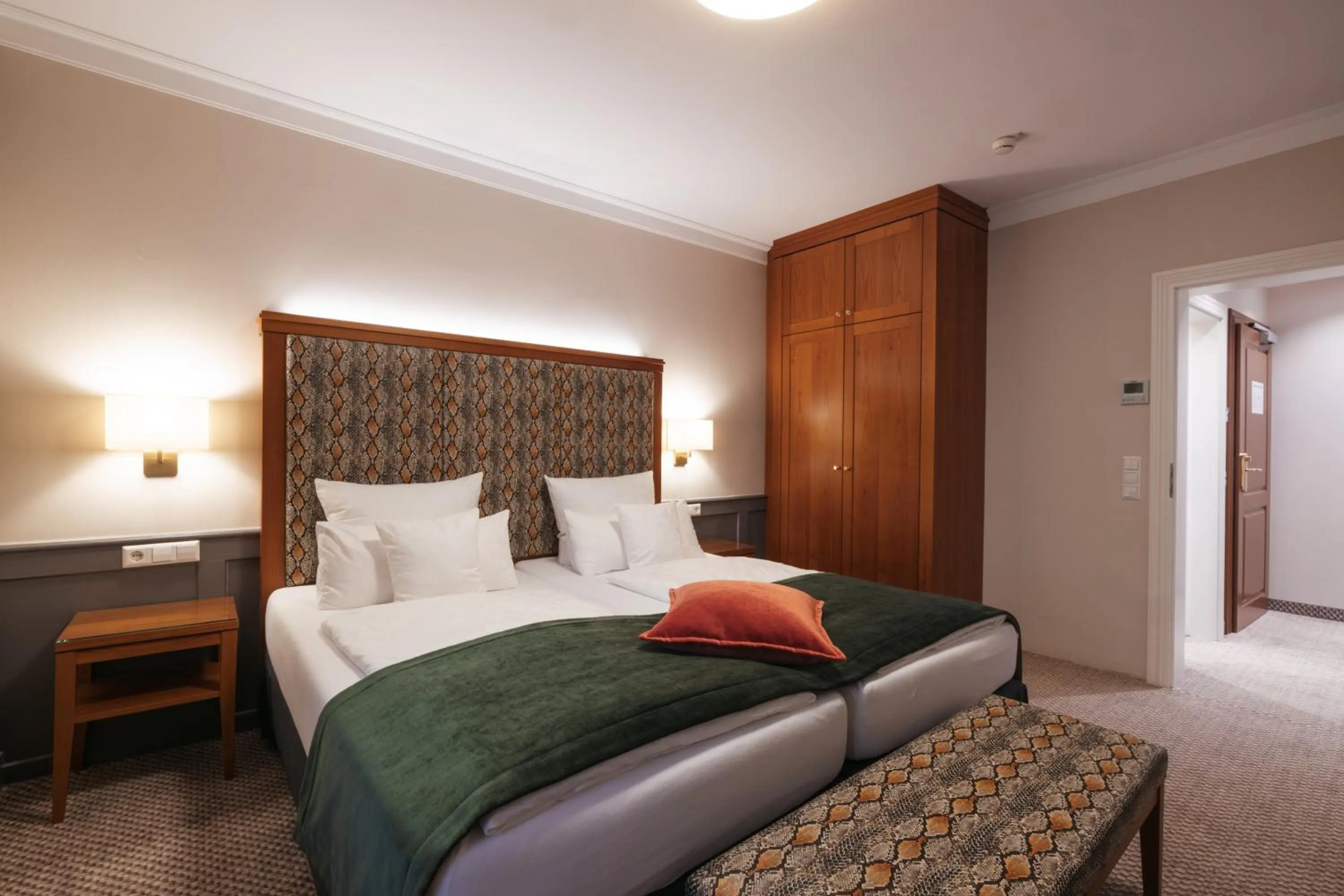 Photo of the whole room, Bed in Hotel Lindauer Hof