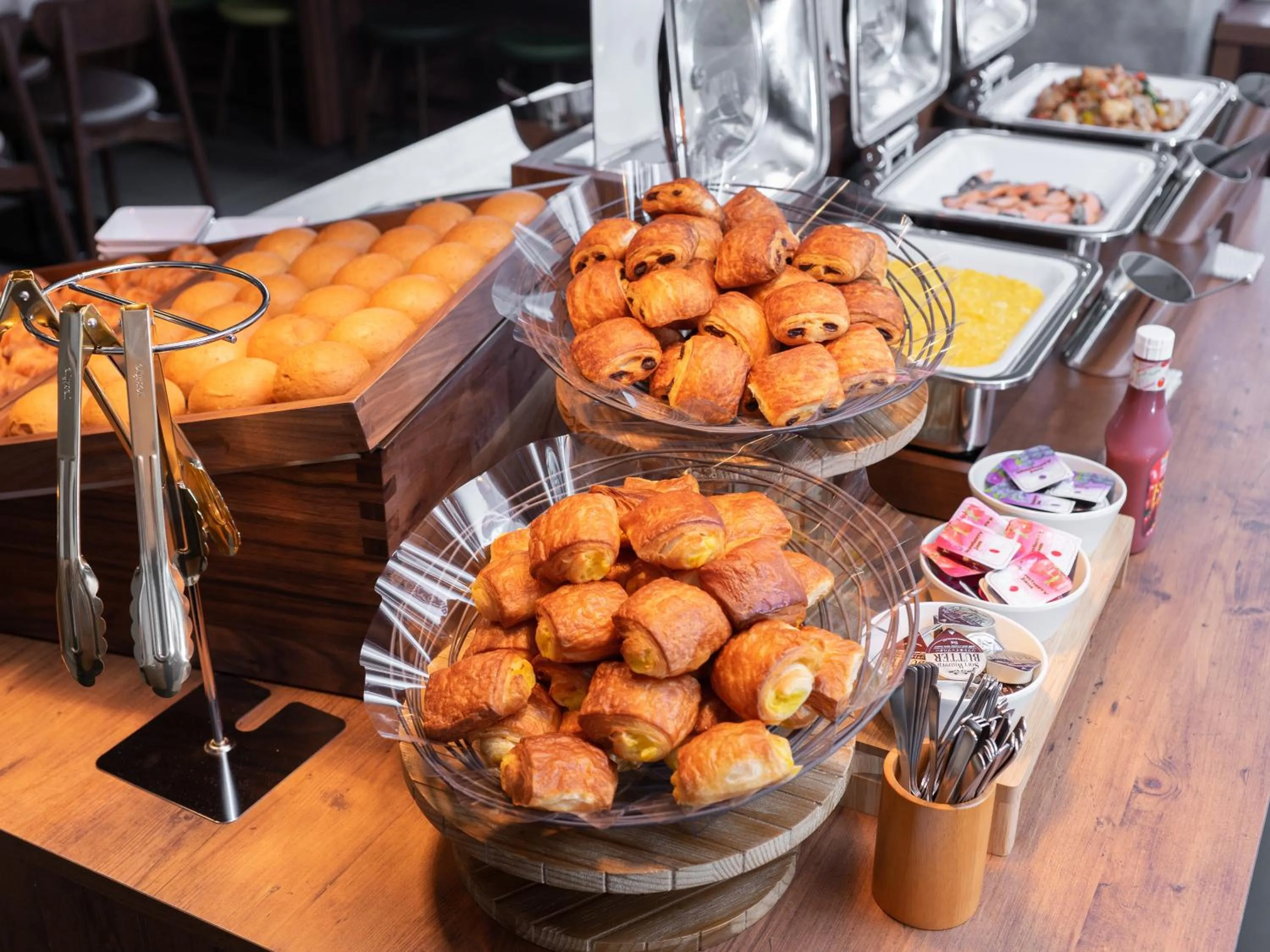 Food and drinks in Super Hotel Nagoya Shinkansenguchi