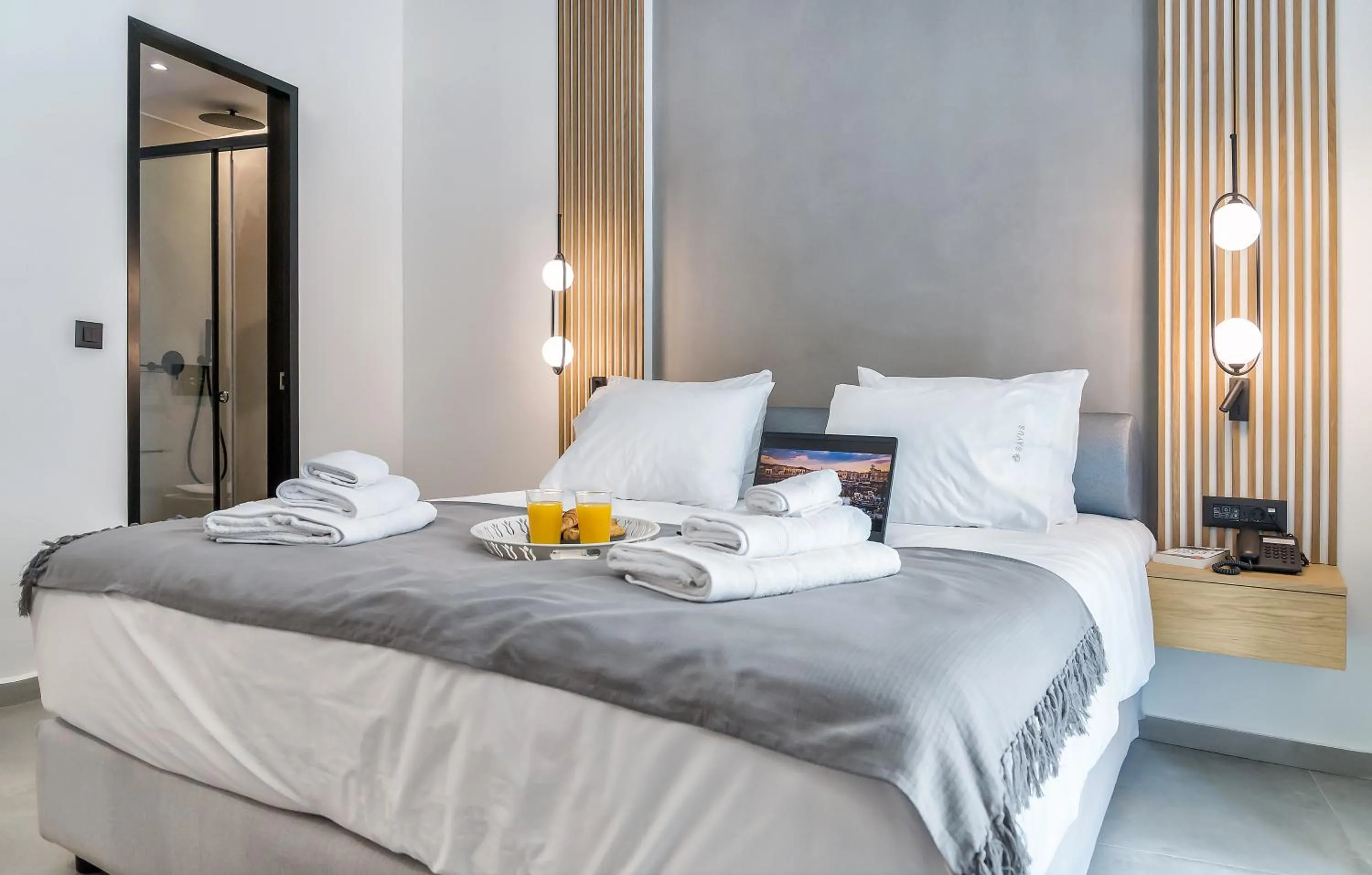 Bed in SAVUS Boutique Hotel