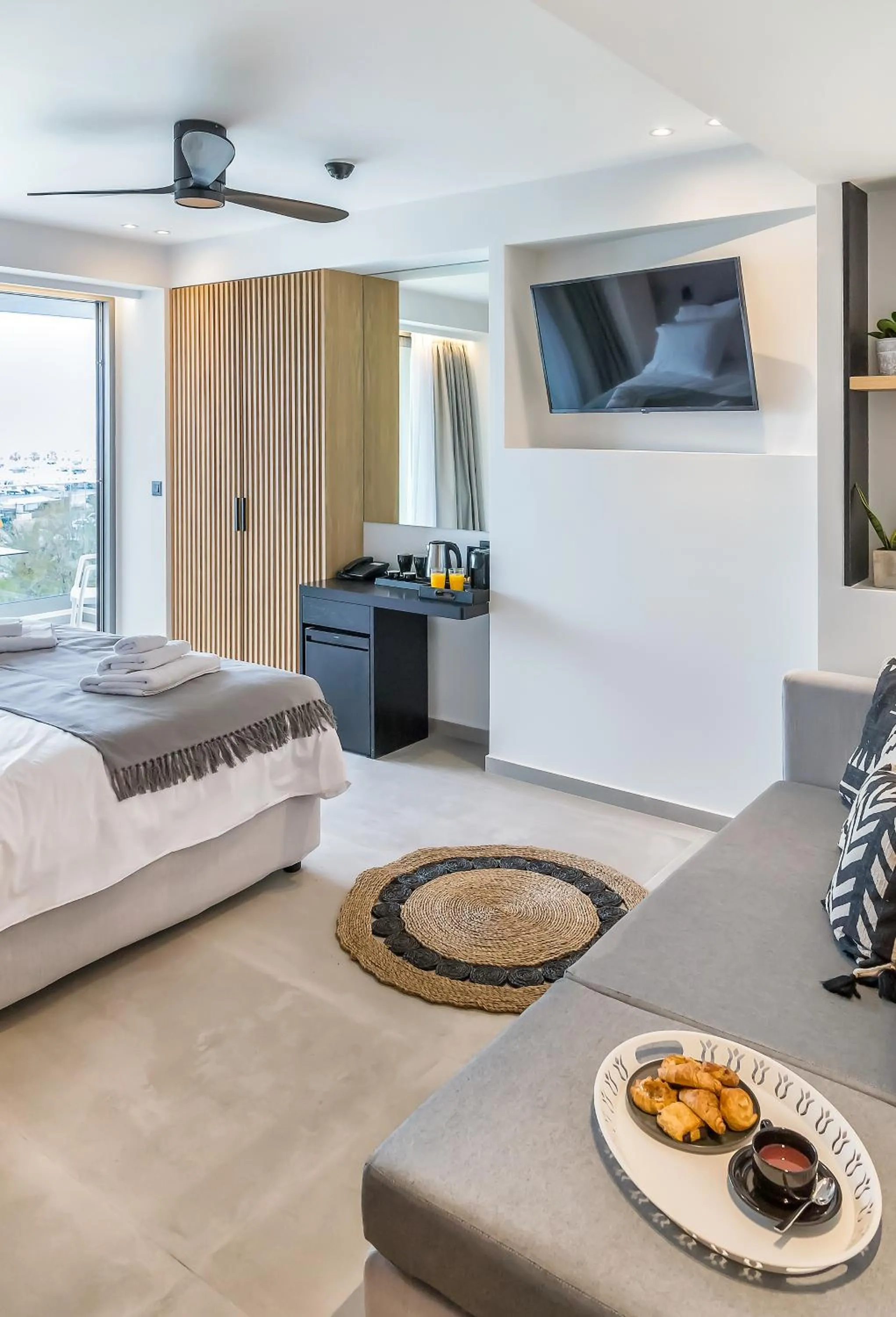 Photo of the whole room, Bed in SAVUS Boutique Hotel