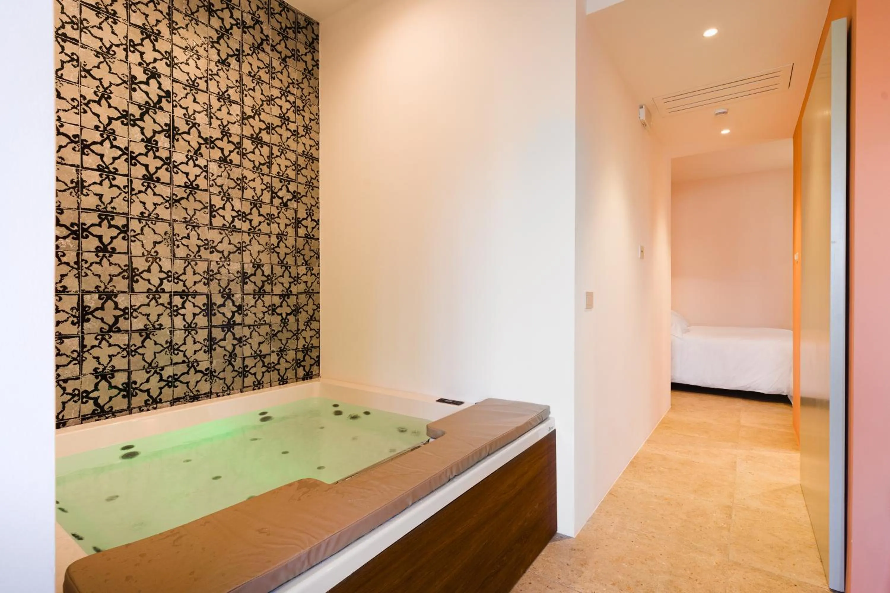 Hot Tub, Bed in Volito Rural Experience