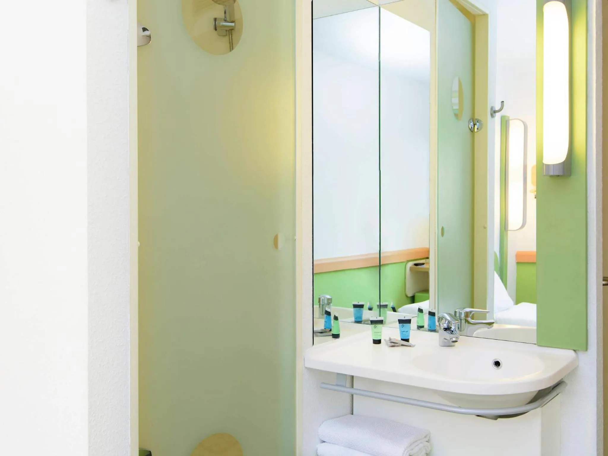 Bathroom in Ibis Budget Bilbao Arrigorriaga