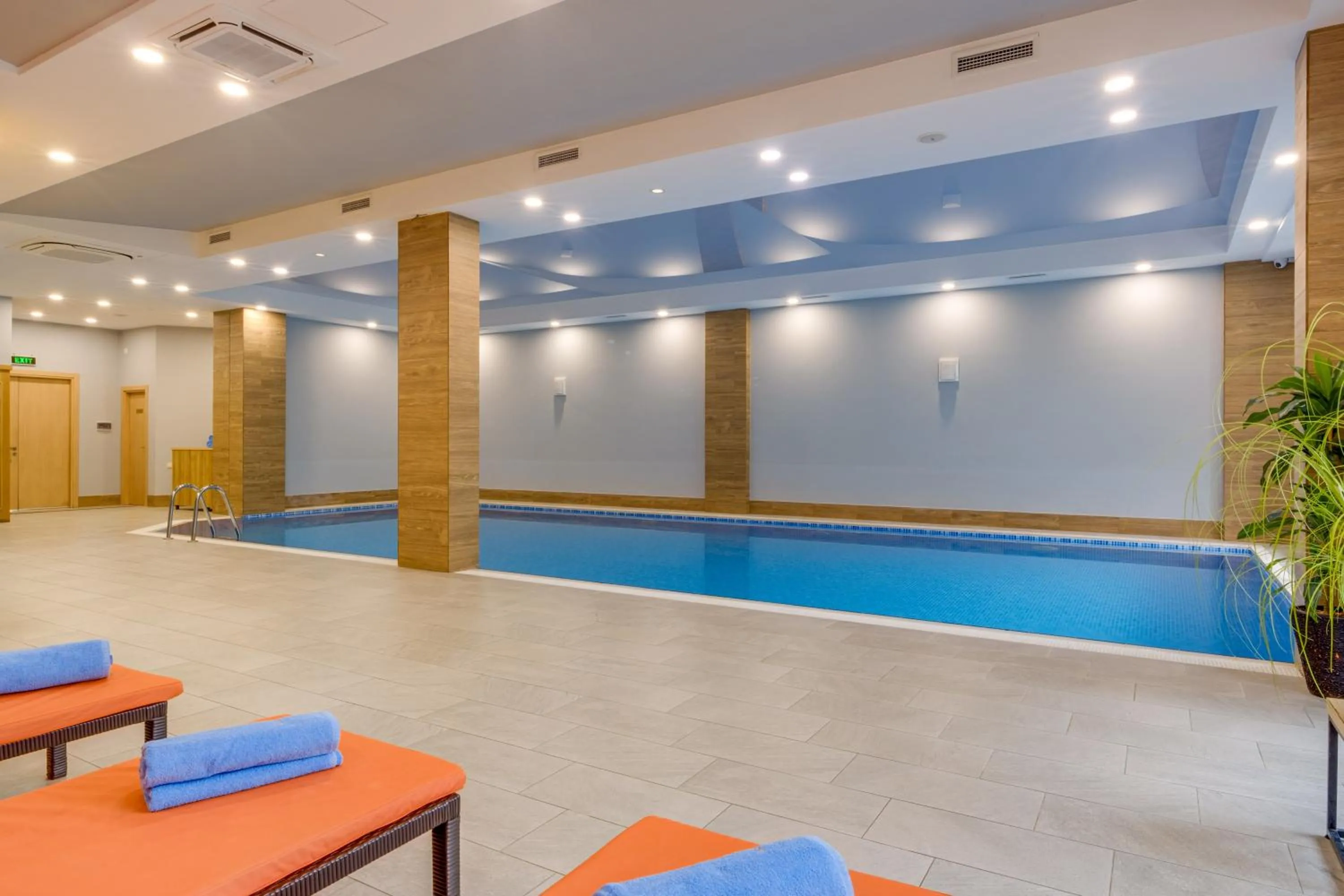 Pool view in Hotel Salvador