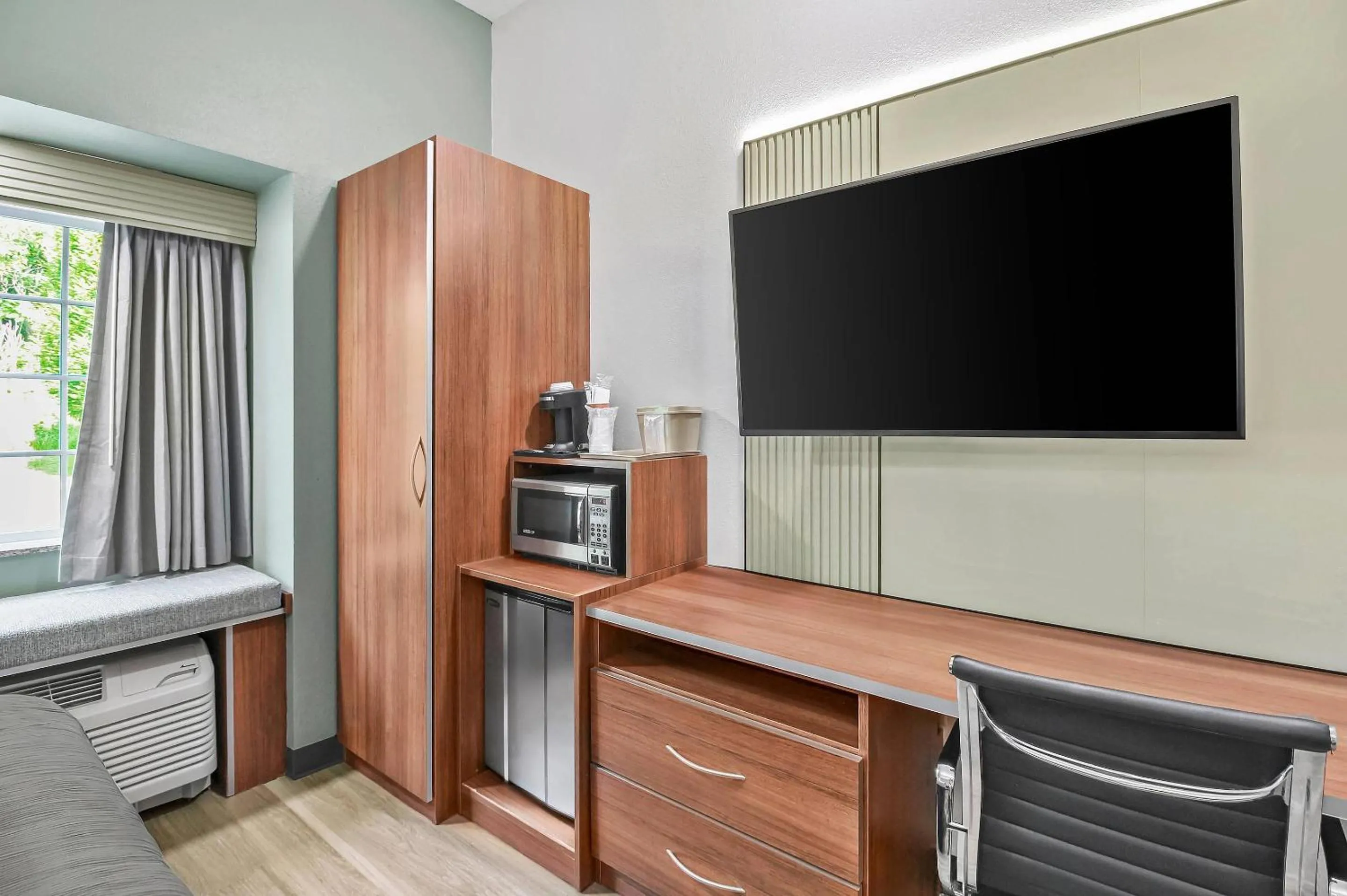 Bedroom in Quality Inn & Suites