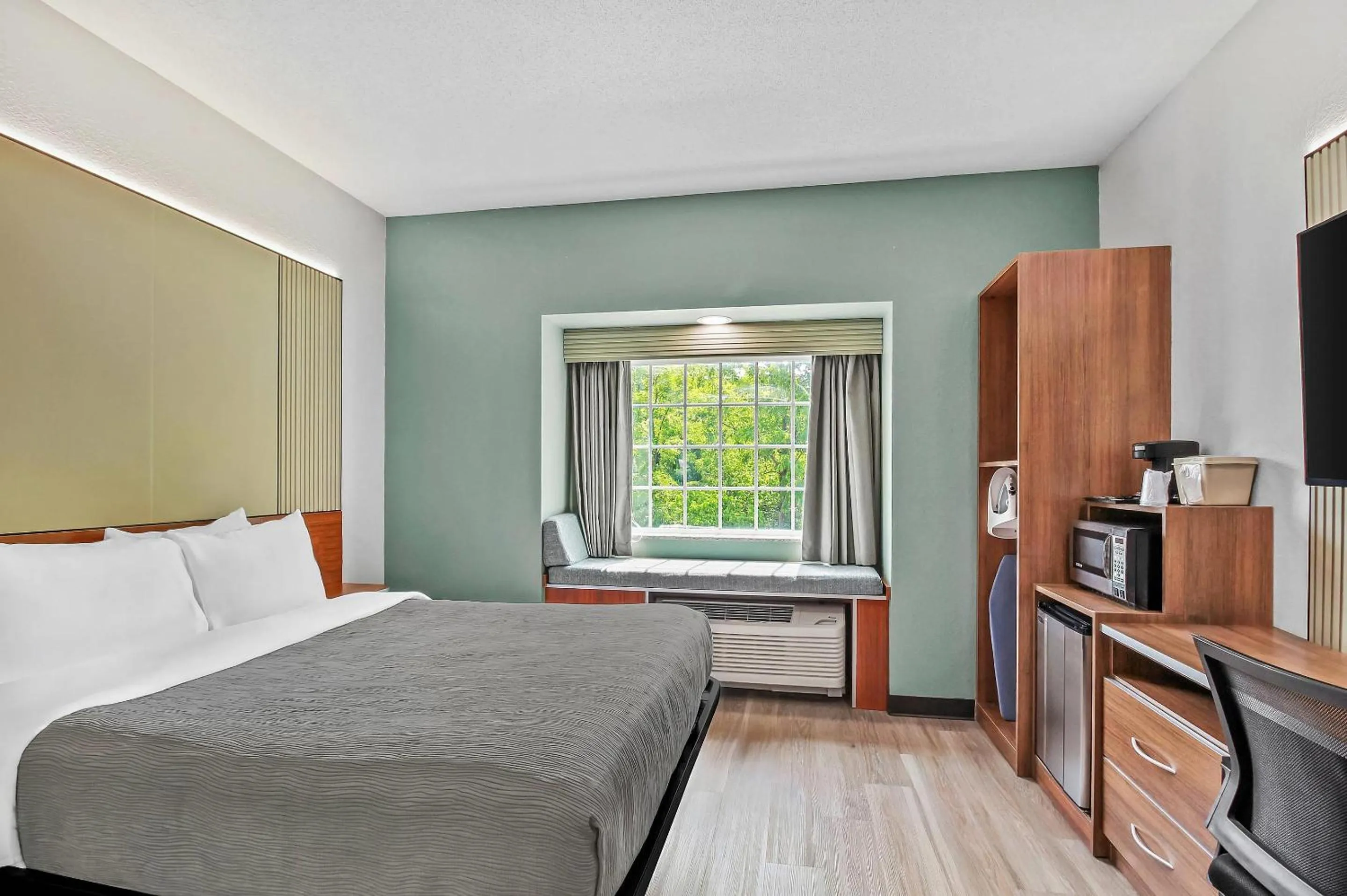 Bedroom, Bed in Quality Inn & Suites