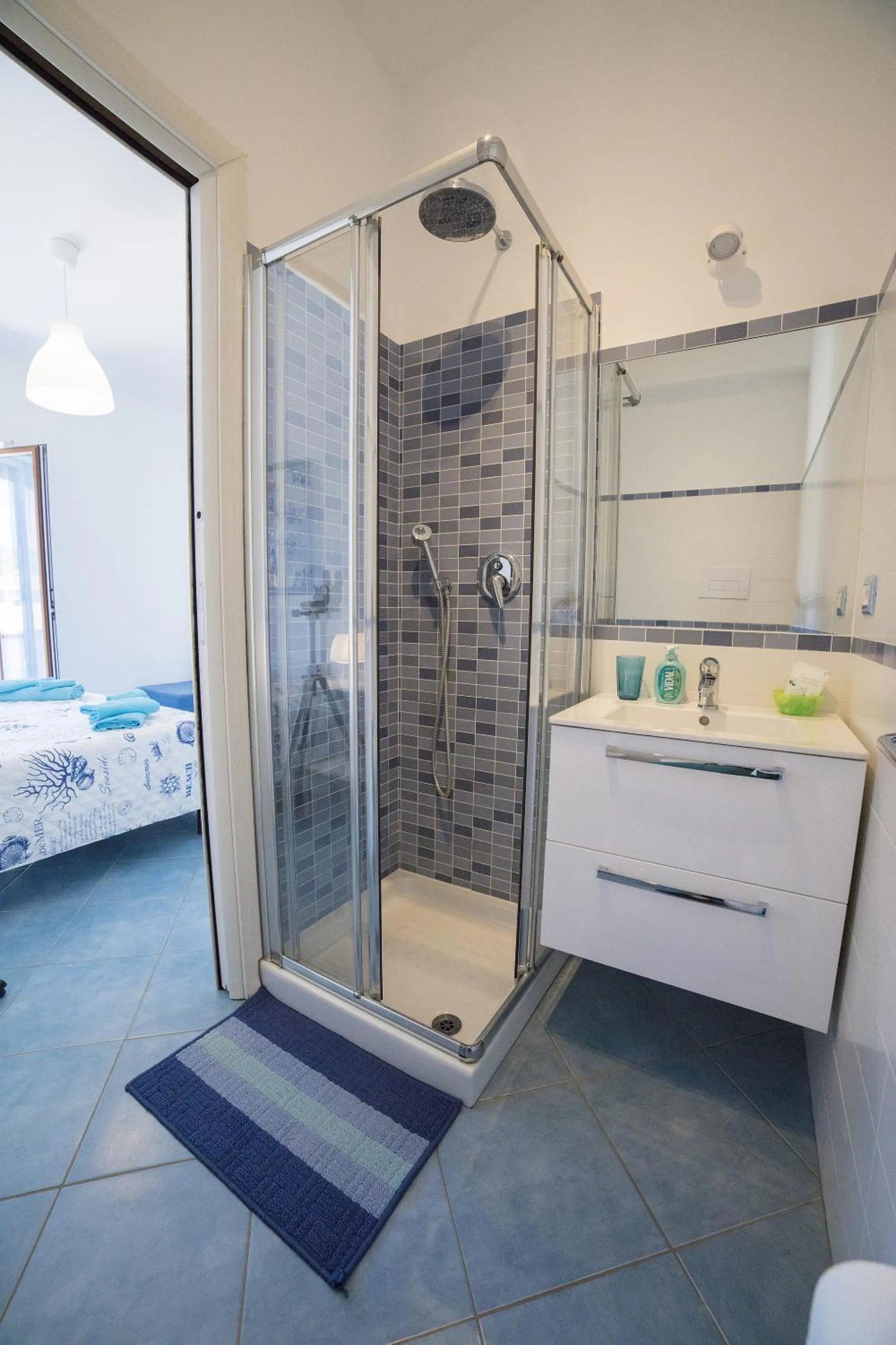Shower, Bed in B&B Stella Marina