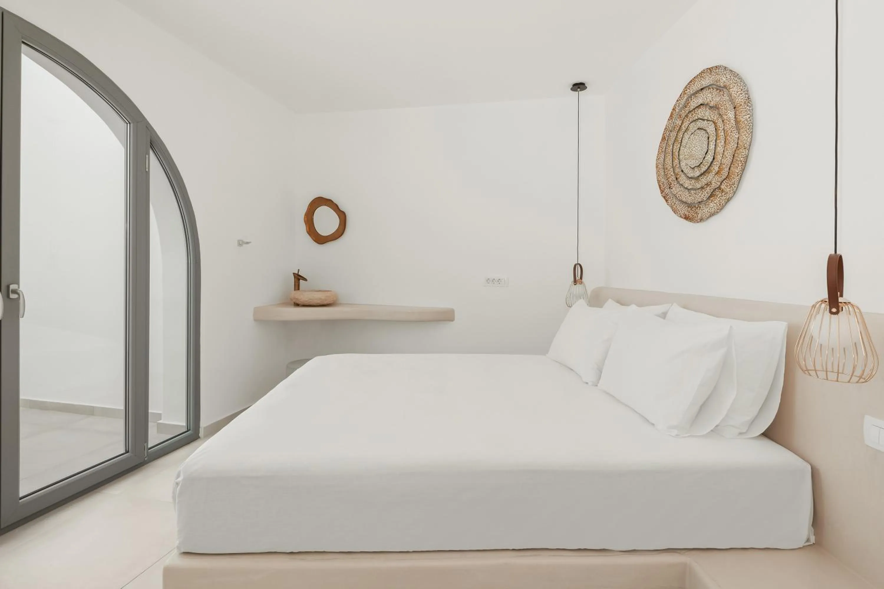 Bedroom, Bed in Oyster Luxury Suites