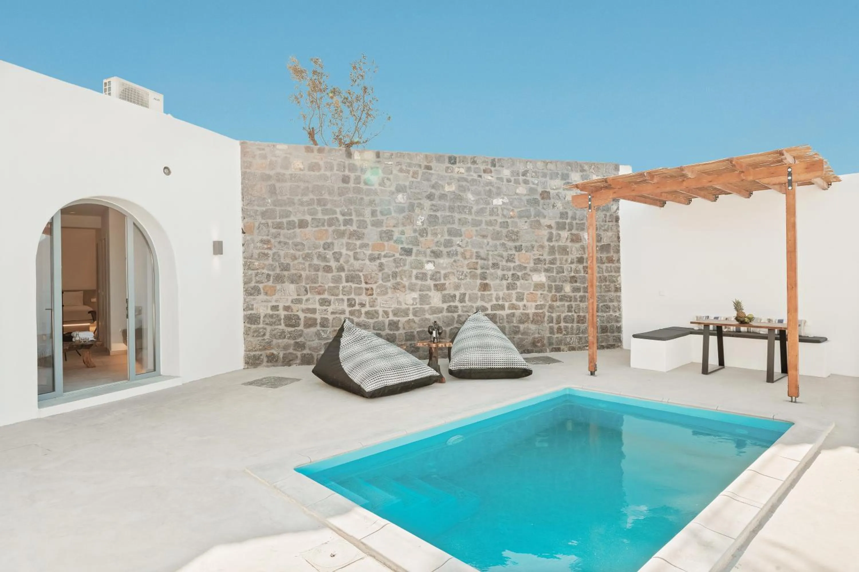 Patio in Oyster Luxury Suites