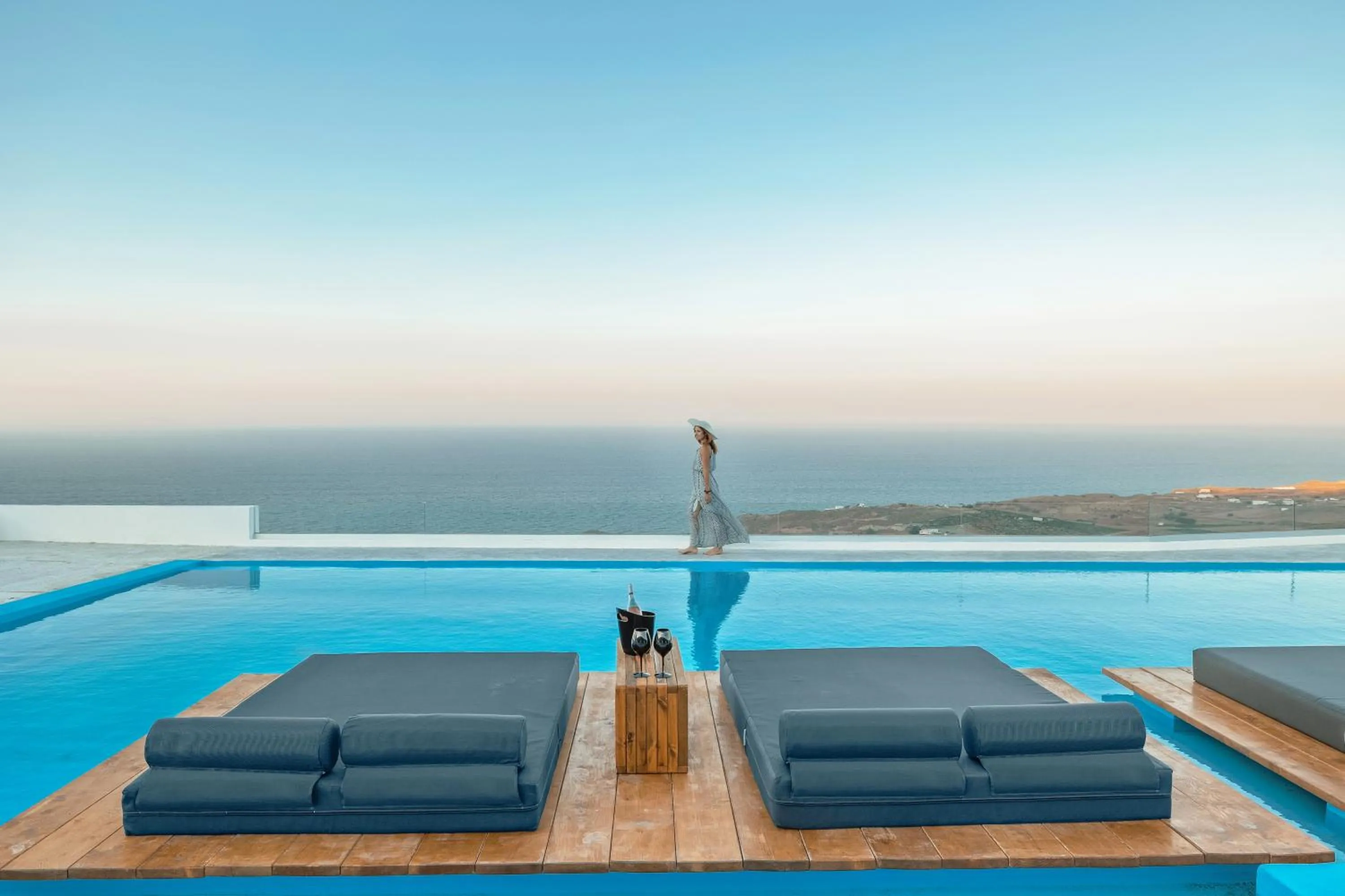 Swimming pool in Oyster Luxury Suites