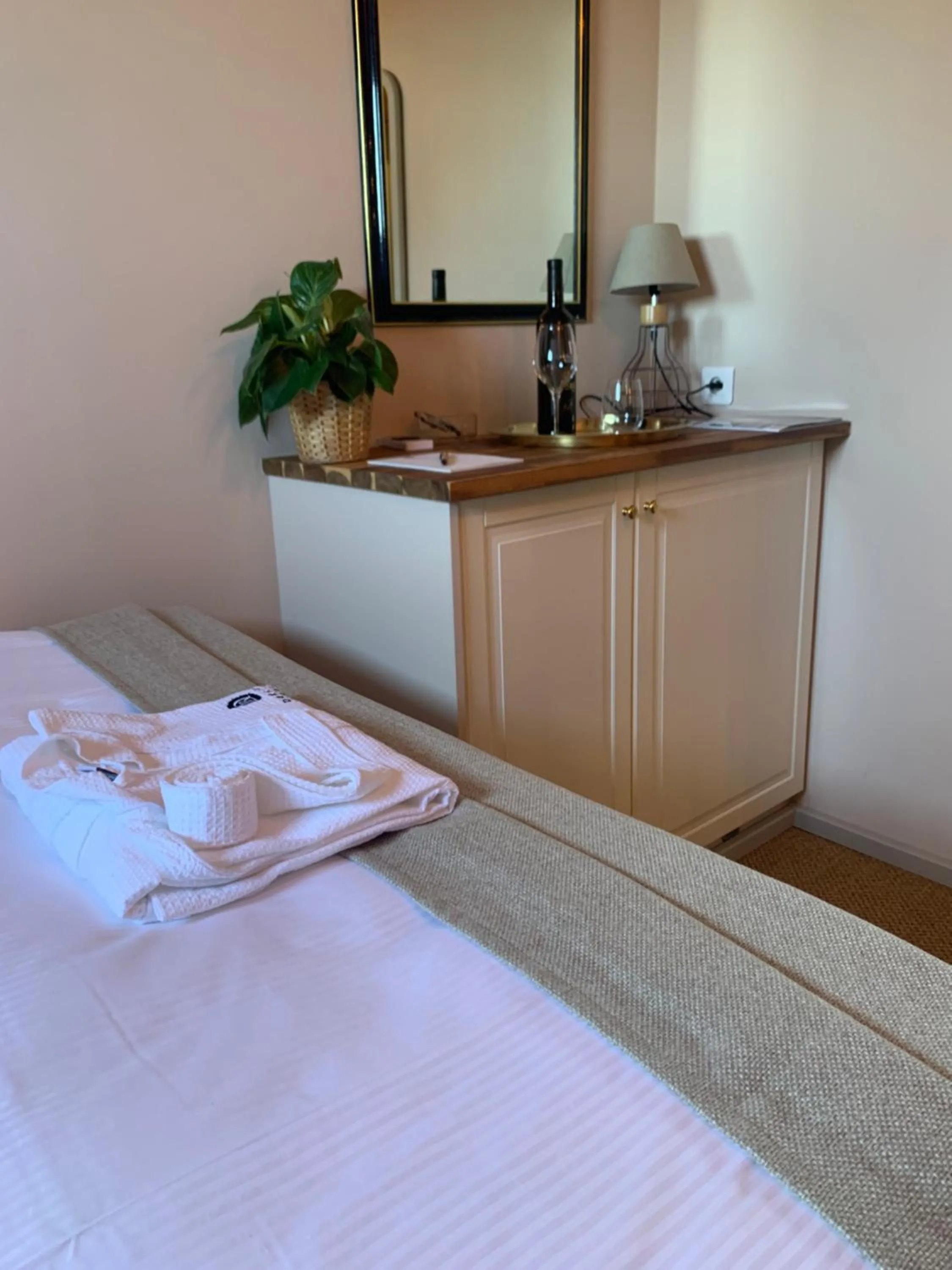 Bedroom, Bed in Domaine Rabiega - Vineyard and Boutique hotel