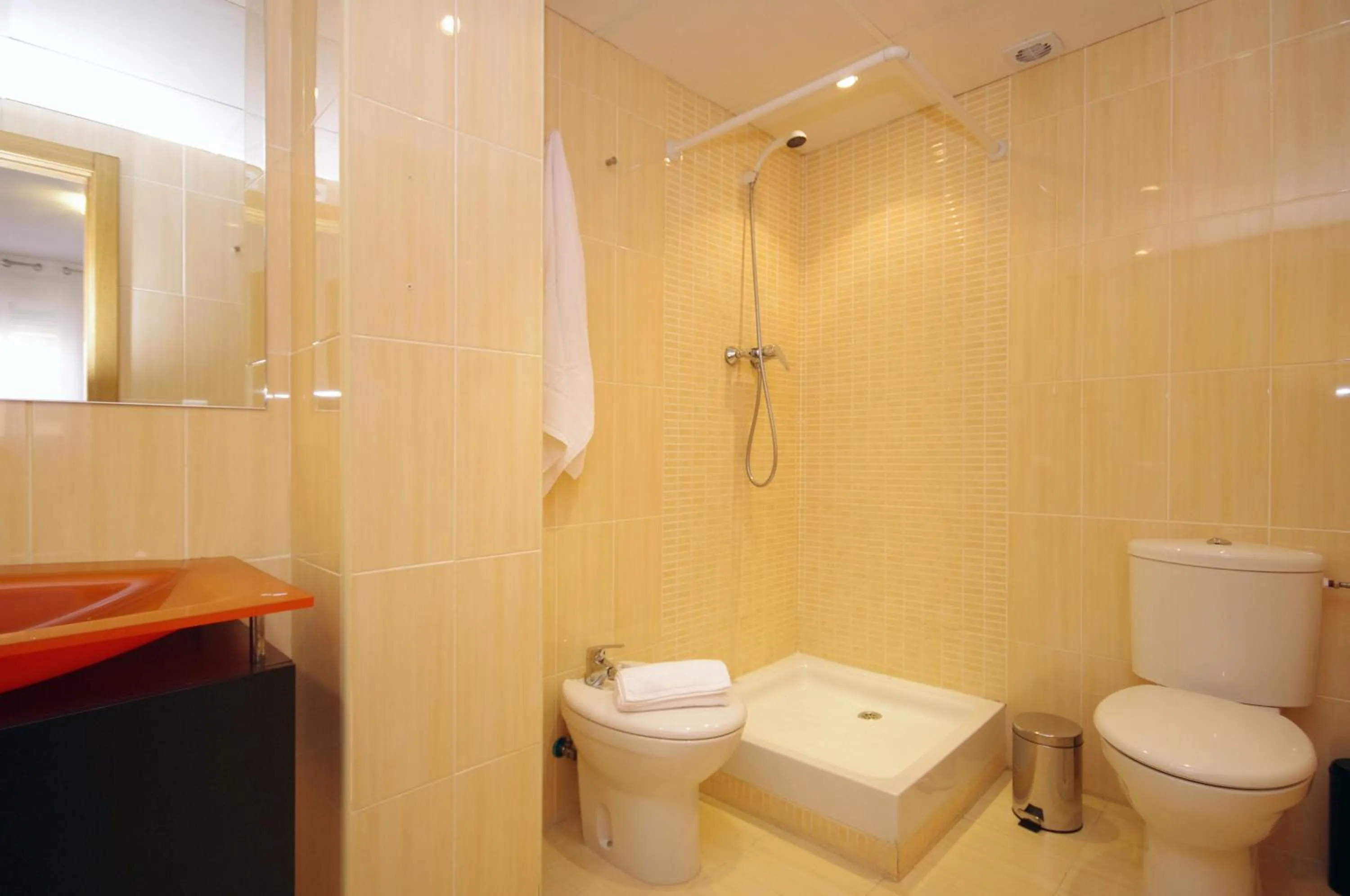 Shower in Apartamentos Port