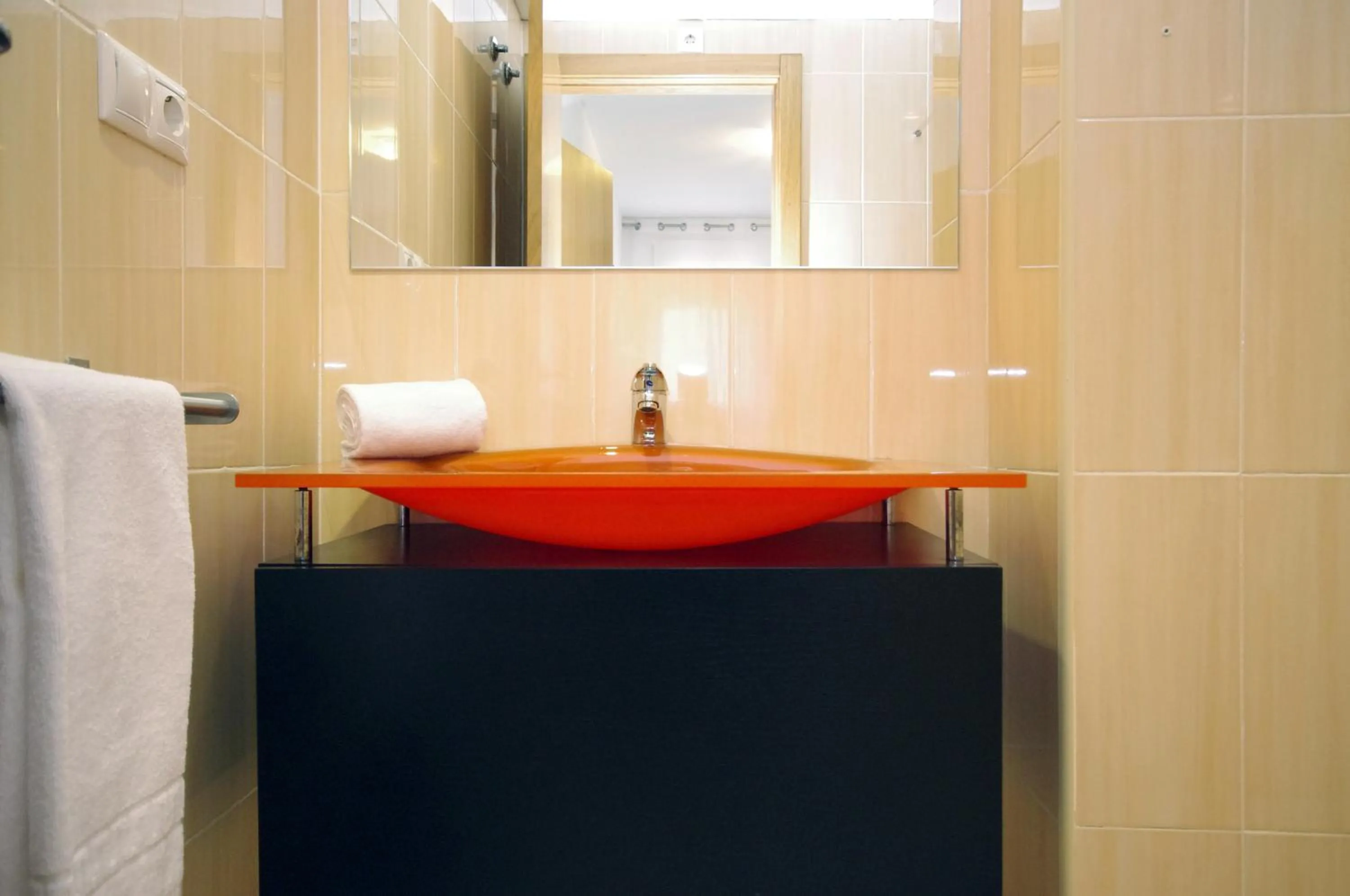 Bathroom in Apartamentos Port