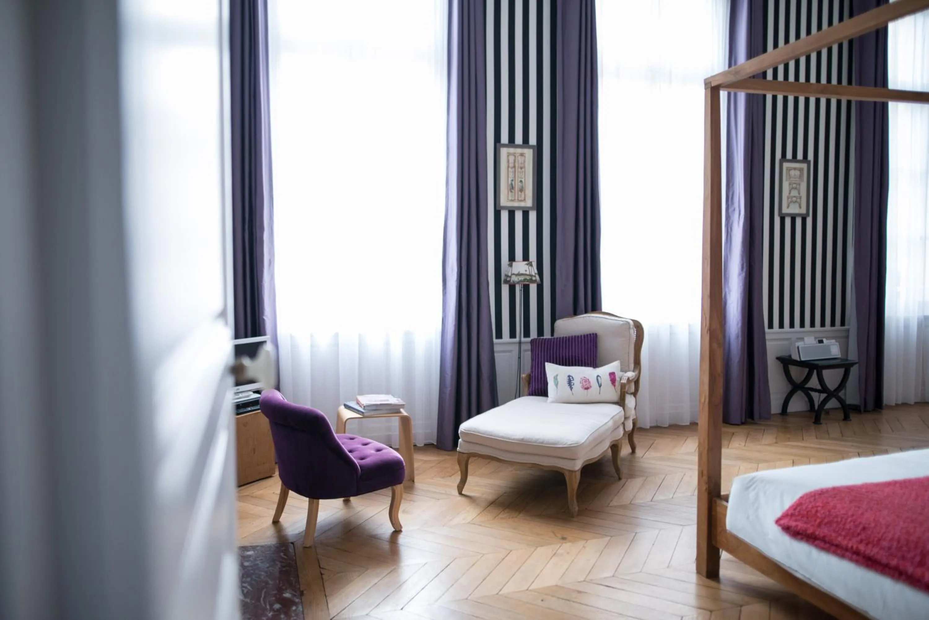 Bedroom, Bed in Maison Ailleurs