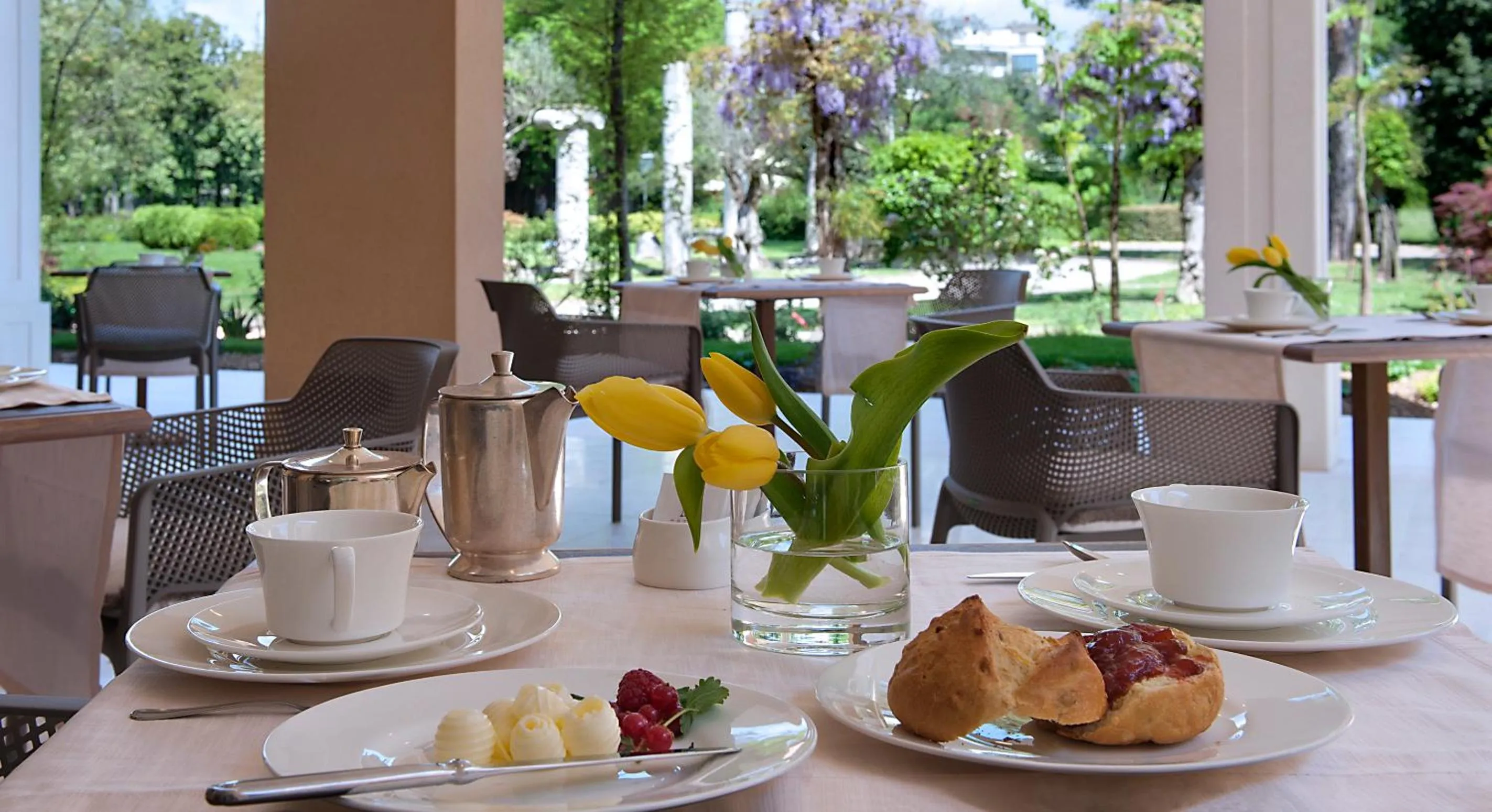 Continental breakfast in Hotel Terme Neroniane