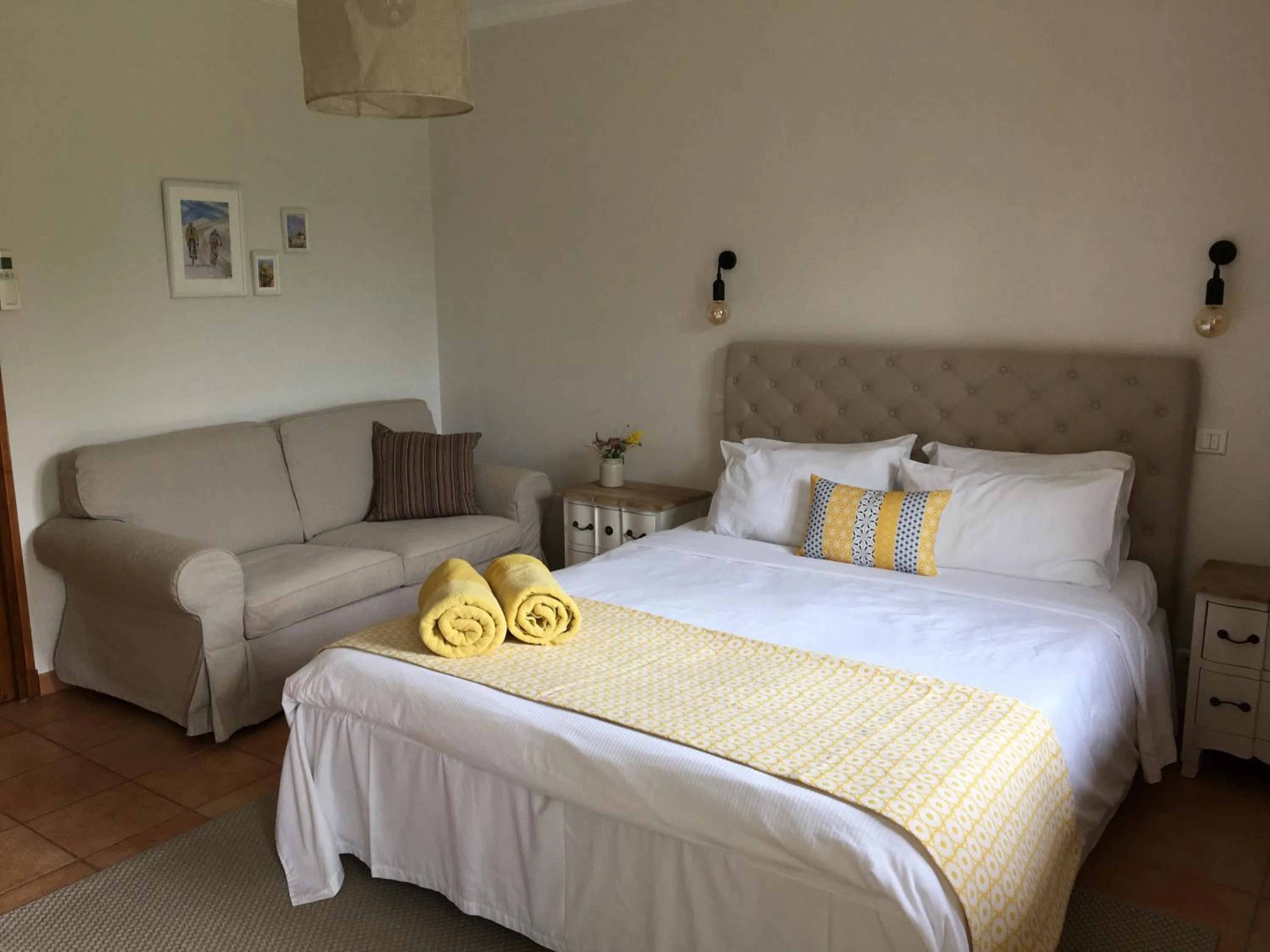 Bedroom, Bed in Chambres & Table d'Hôtes Au Soleil du Bonheur