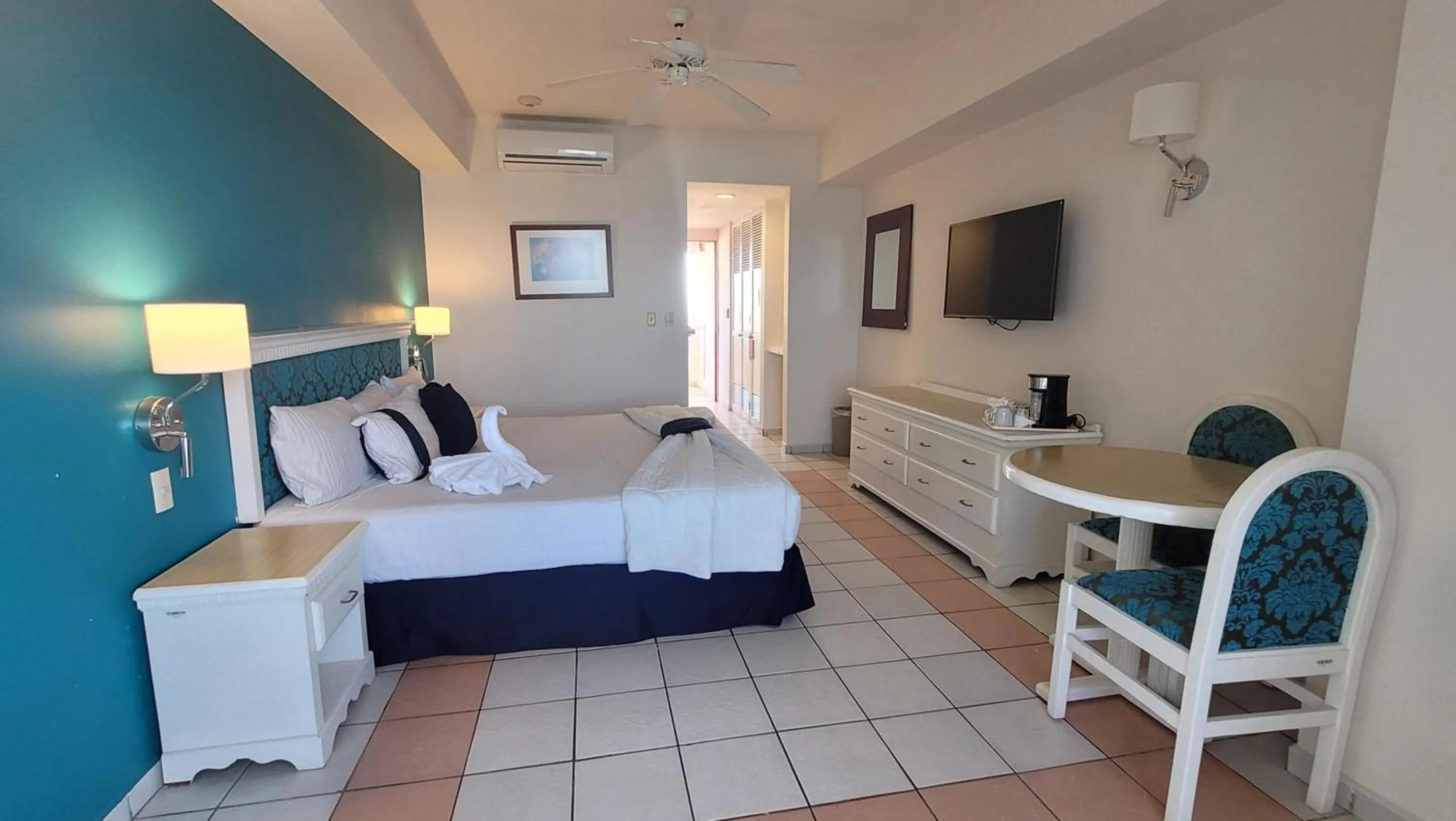 Photo of the whole room in Mision Mazatlan