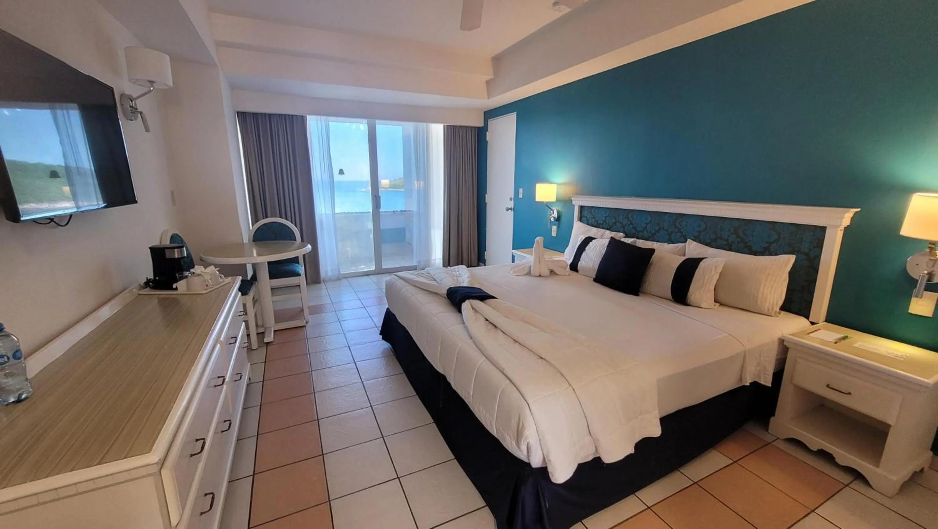 Photo of the whole room in Mision Mazatlan