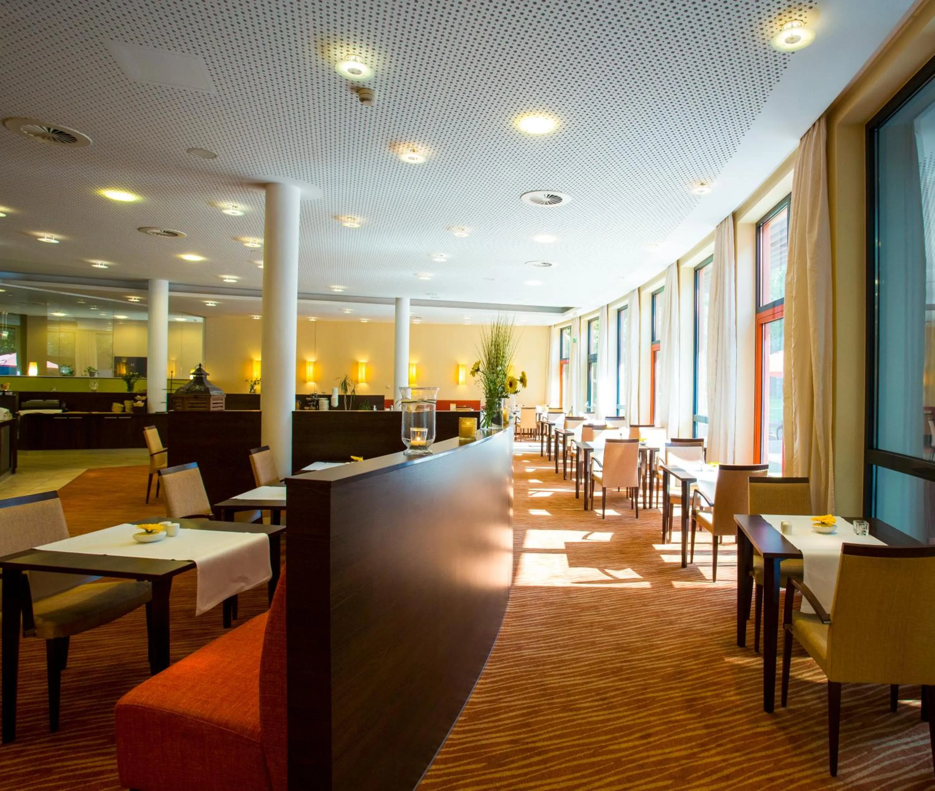 Restaurant/places to eat in Heide Spa Hotel & Resort