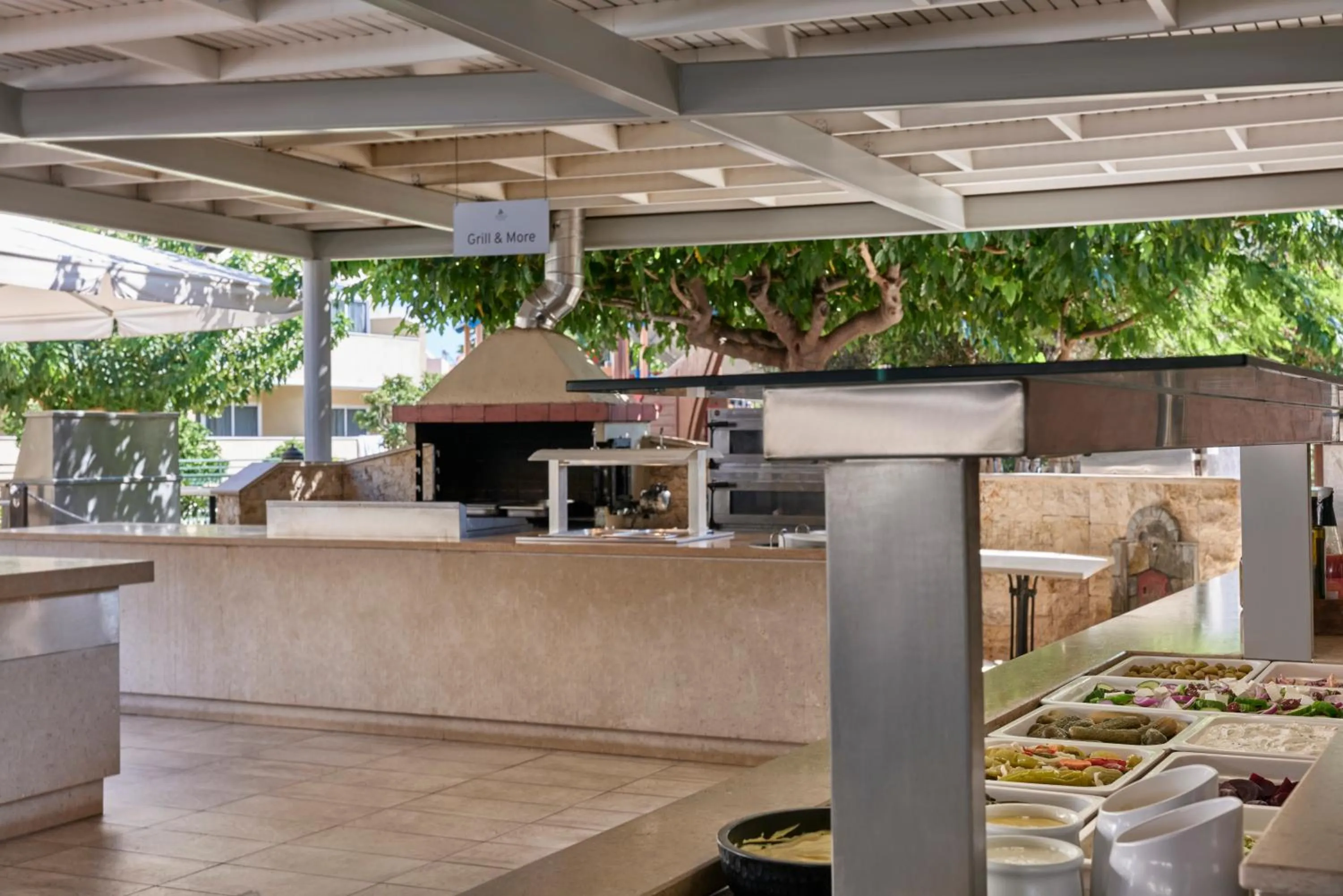 Food and drinks in Atlantica Princess Hotel