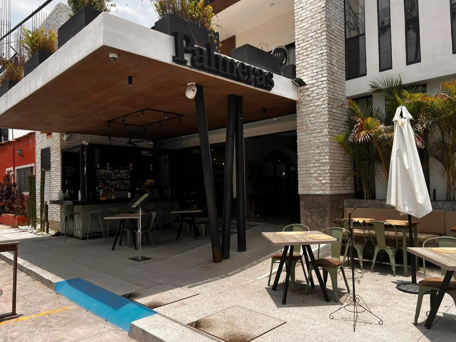 Facade/entrance in Hotel Palmeras